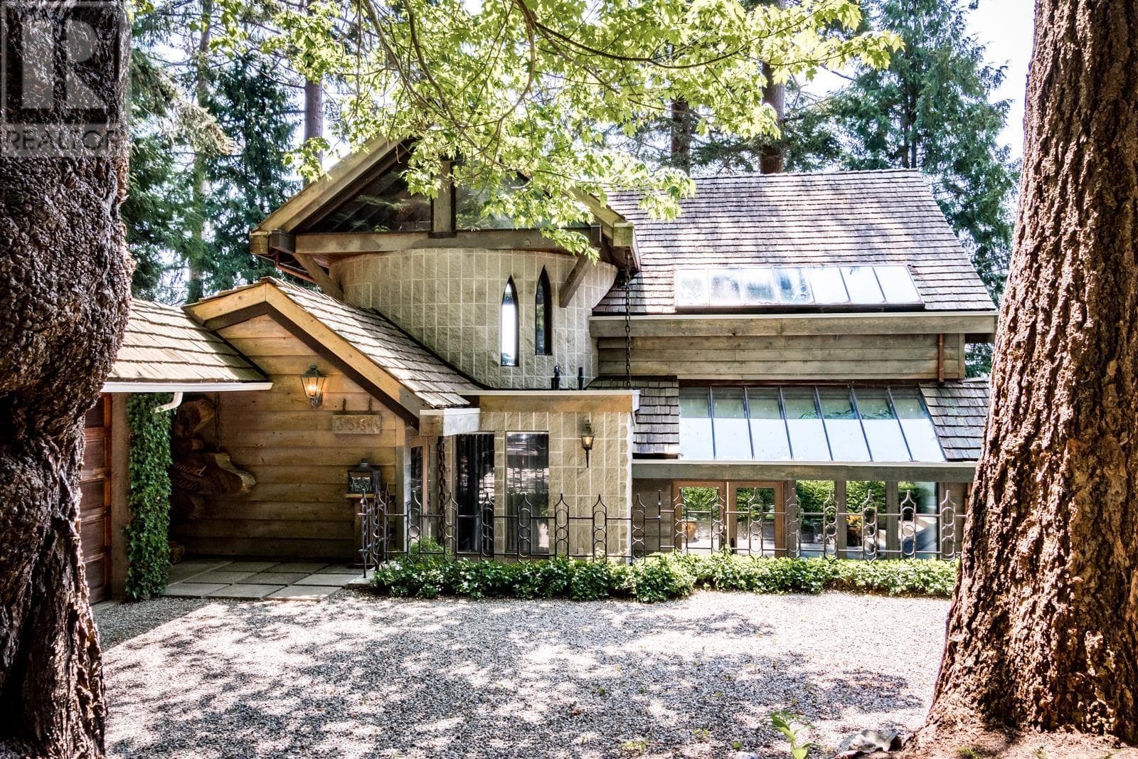 3581 BEACH AVENUE — photo 2