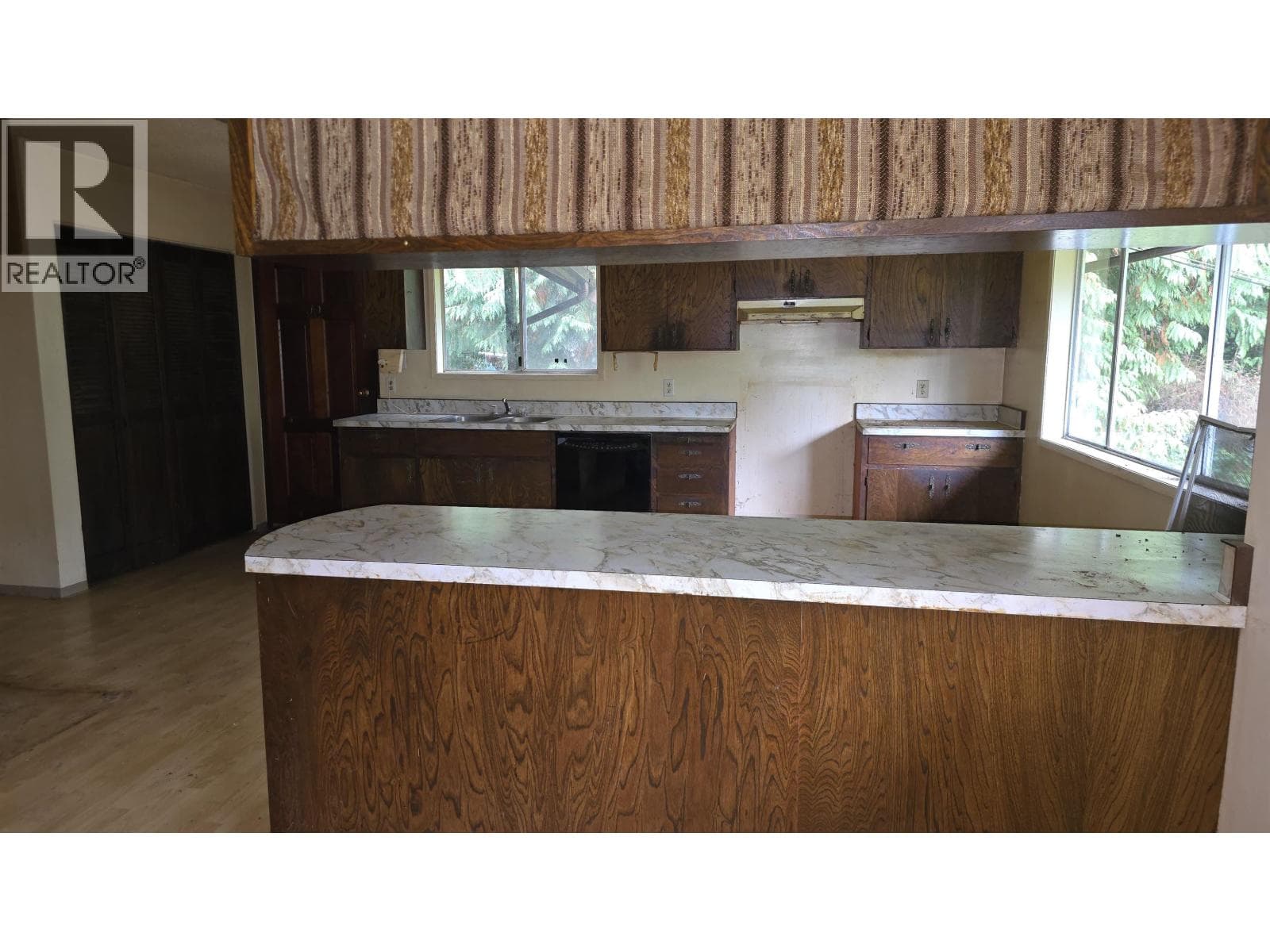 4494 RONDEVIEW ROAD — photo 3