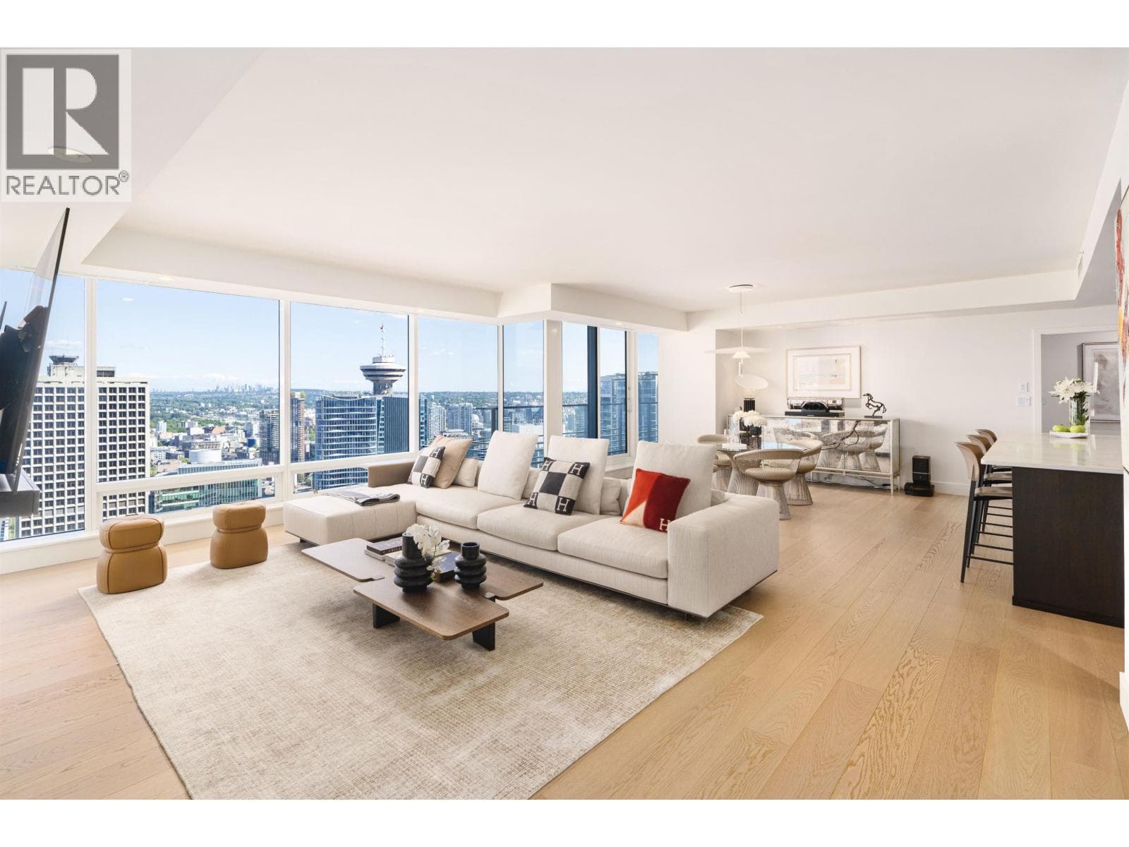 4102 1011 W CORDOVA STREET — photo 2