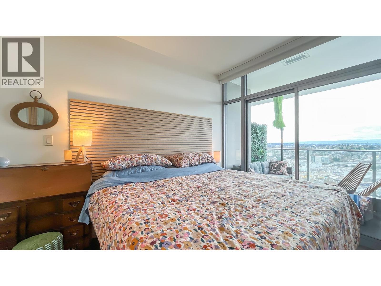 2207 1888 GILMORE AVENUE — photo 3