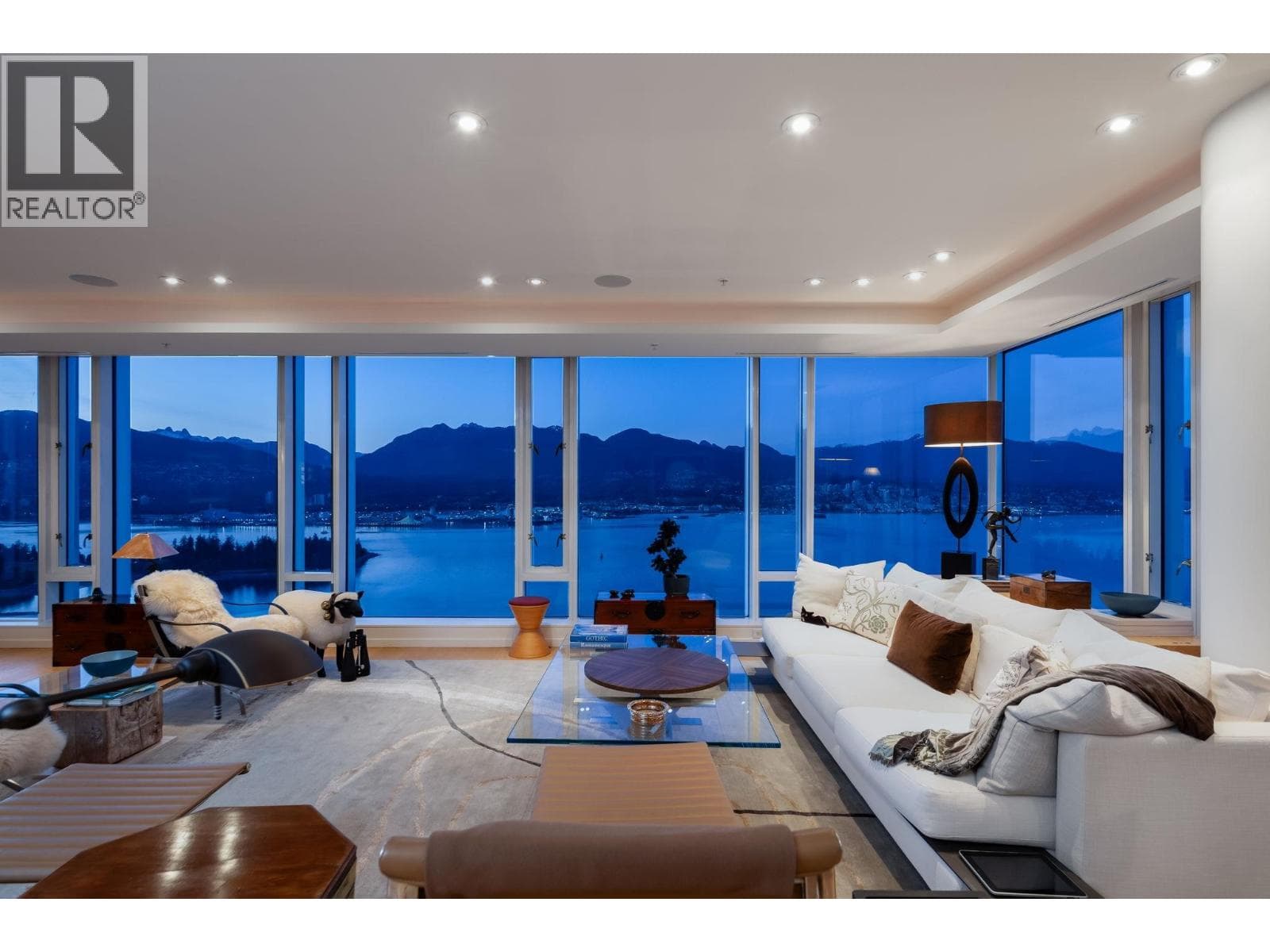 4501 1011 W CORDOVA STREET — photo 3