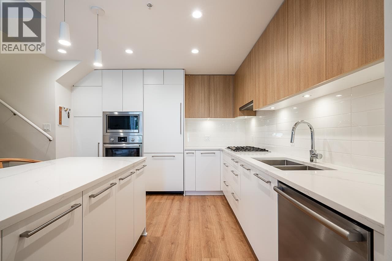 103 2035 GLENAIRE DRIVE — photo 3