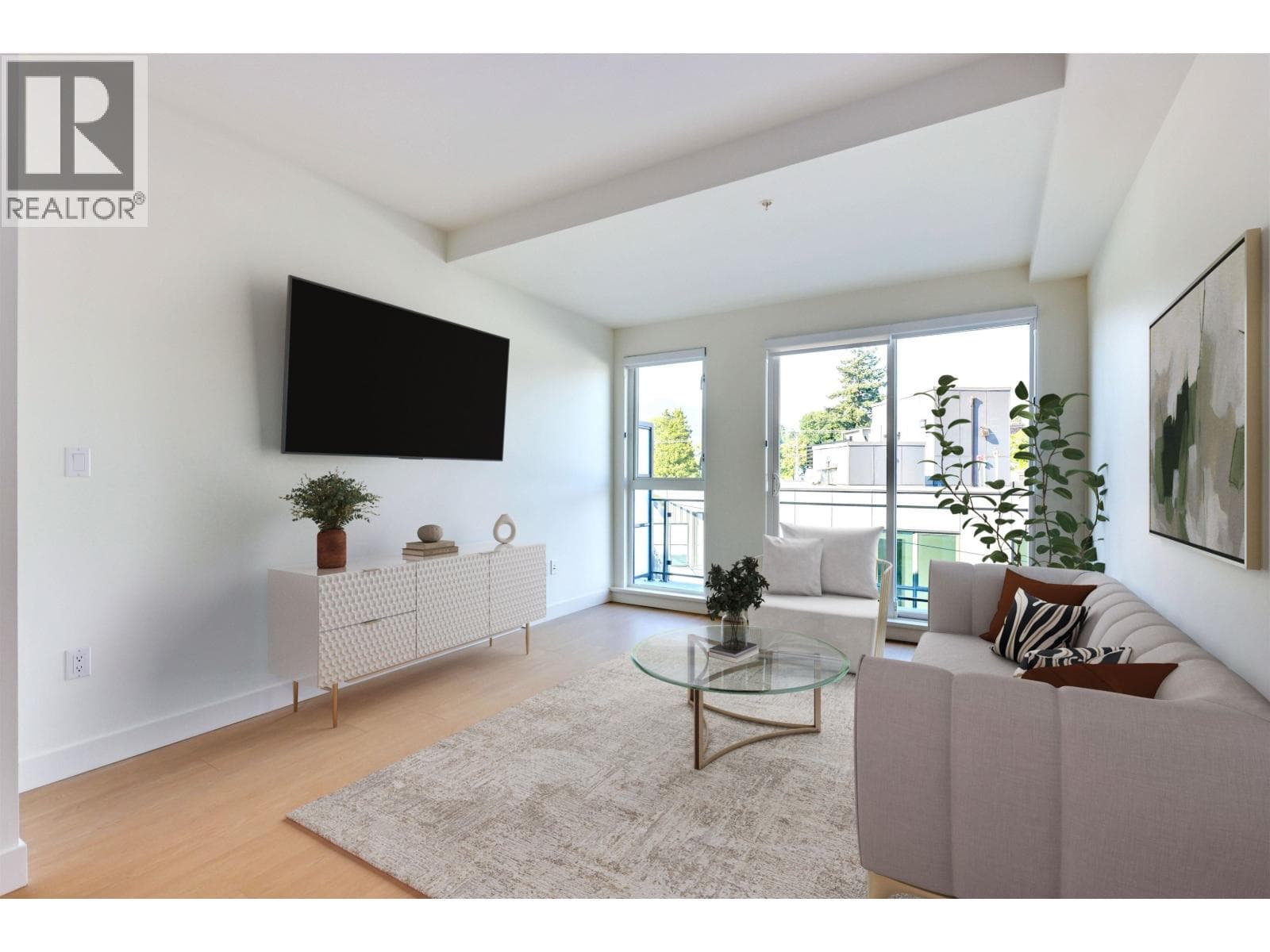 564 422 E 3RD STREET