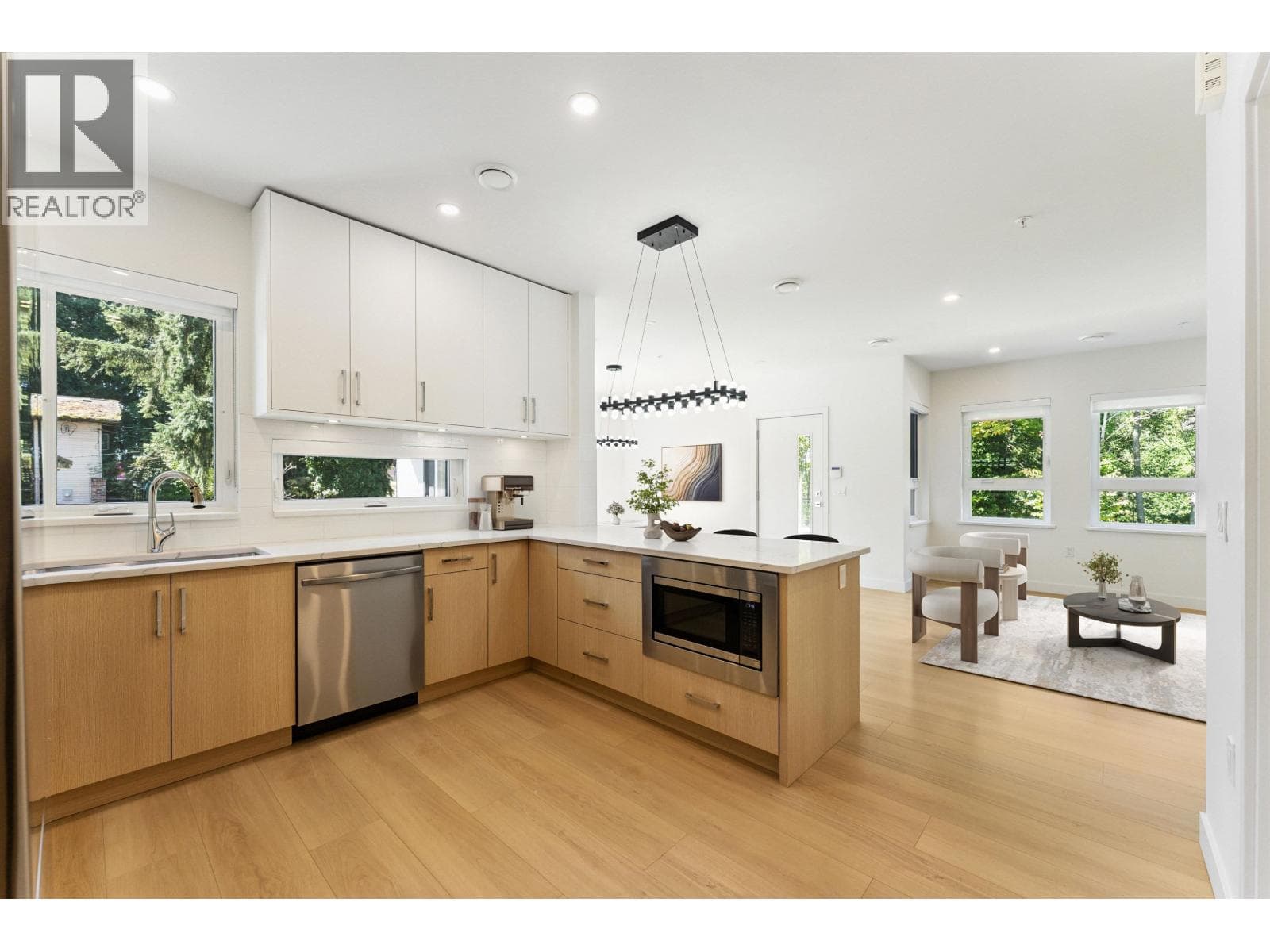 844 ST. DENIS AVENUE — photo 3