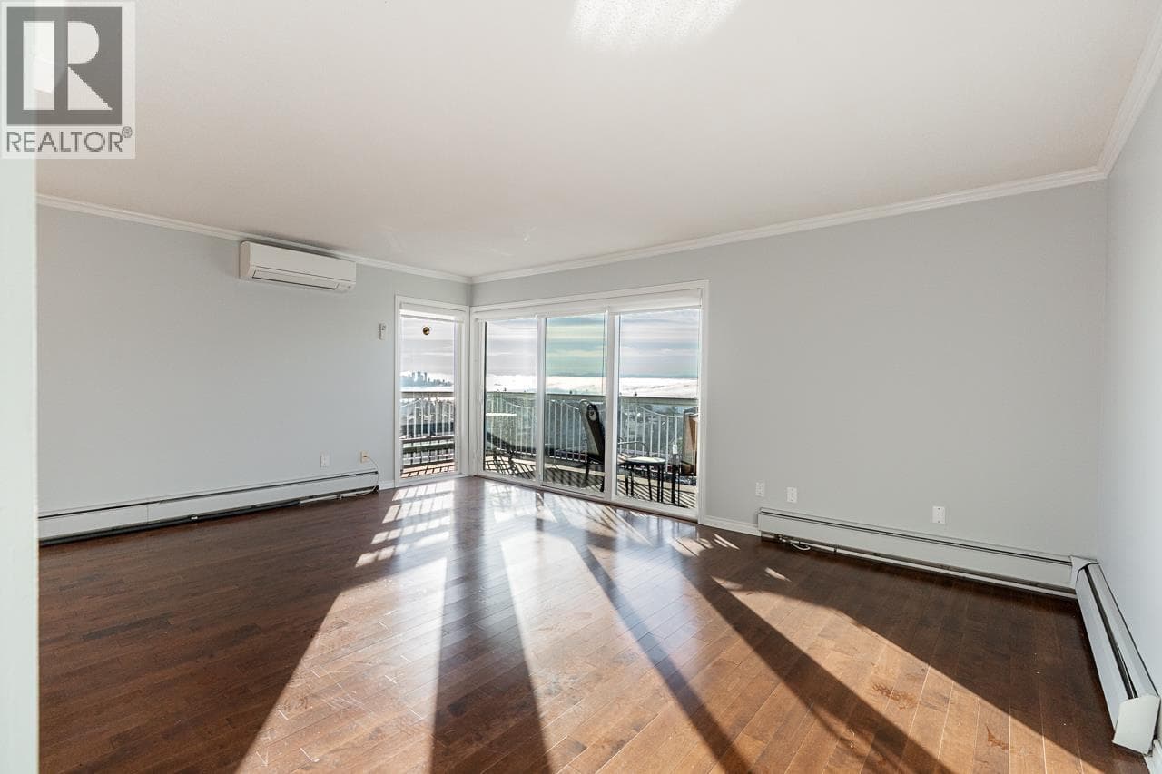 318 3080 LONSDALE AVENUE — photo 3