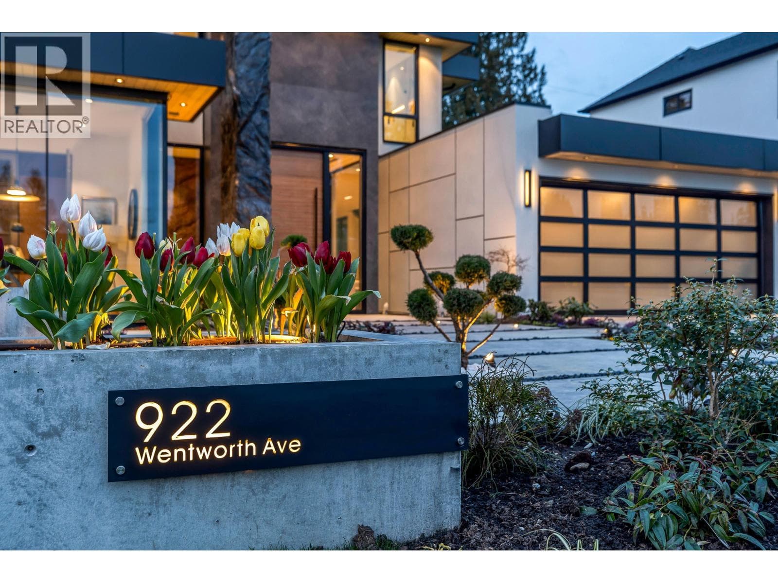 922 WENTWORTH AVENUE — photo 2