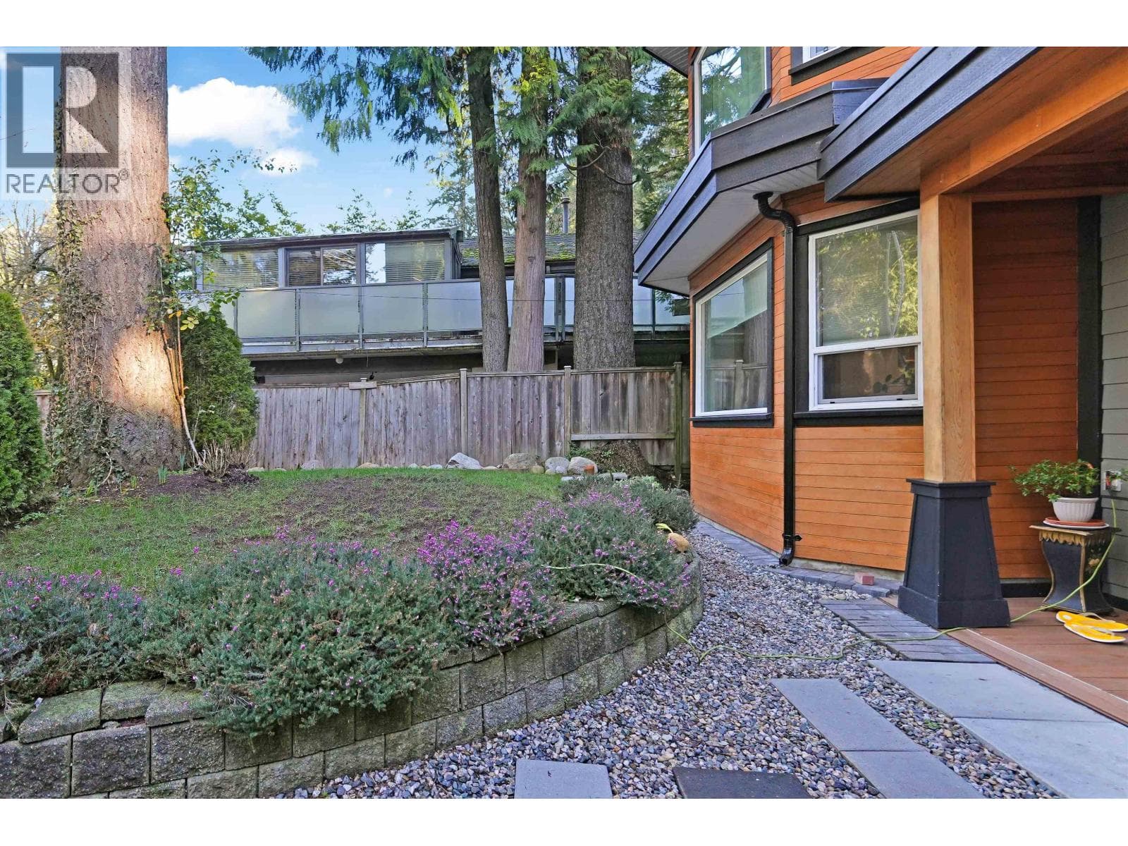 4990 CAPILANO ROAD — photo 2