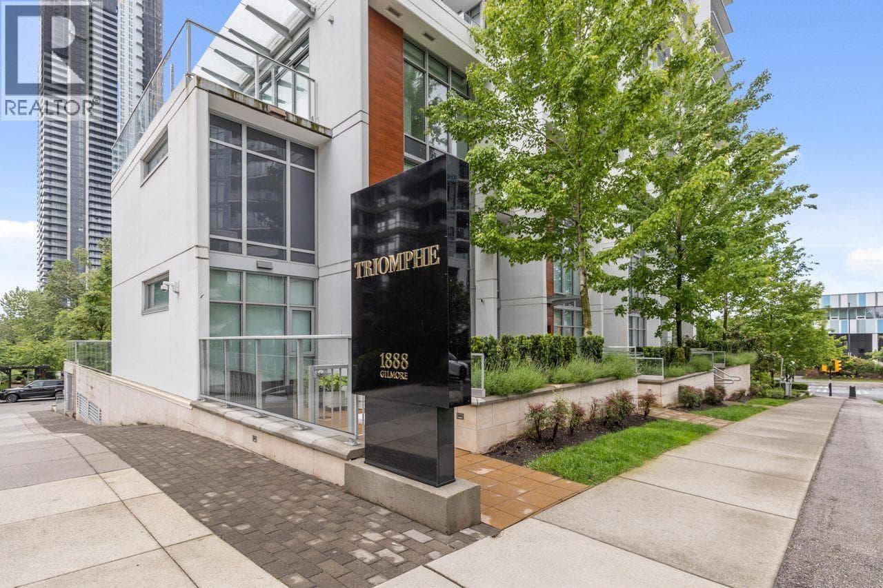 1106 1888 GILMORE AVENUE — photo 2