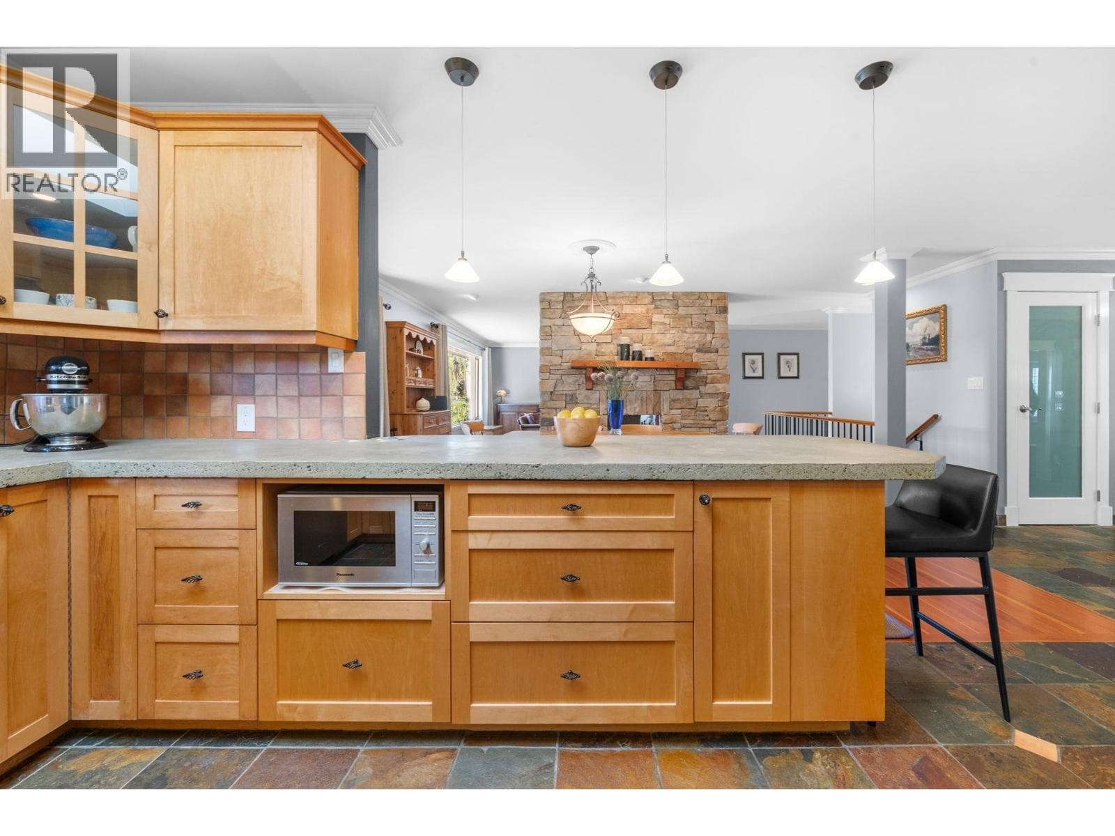 759 WINONA AVENUE — photo 3