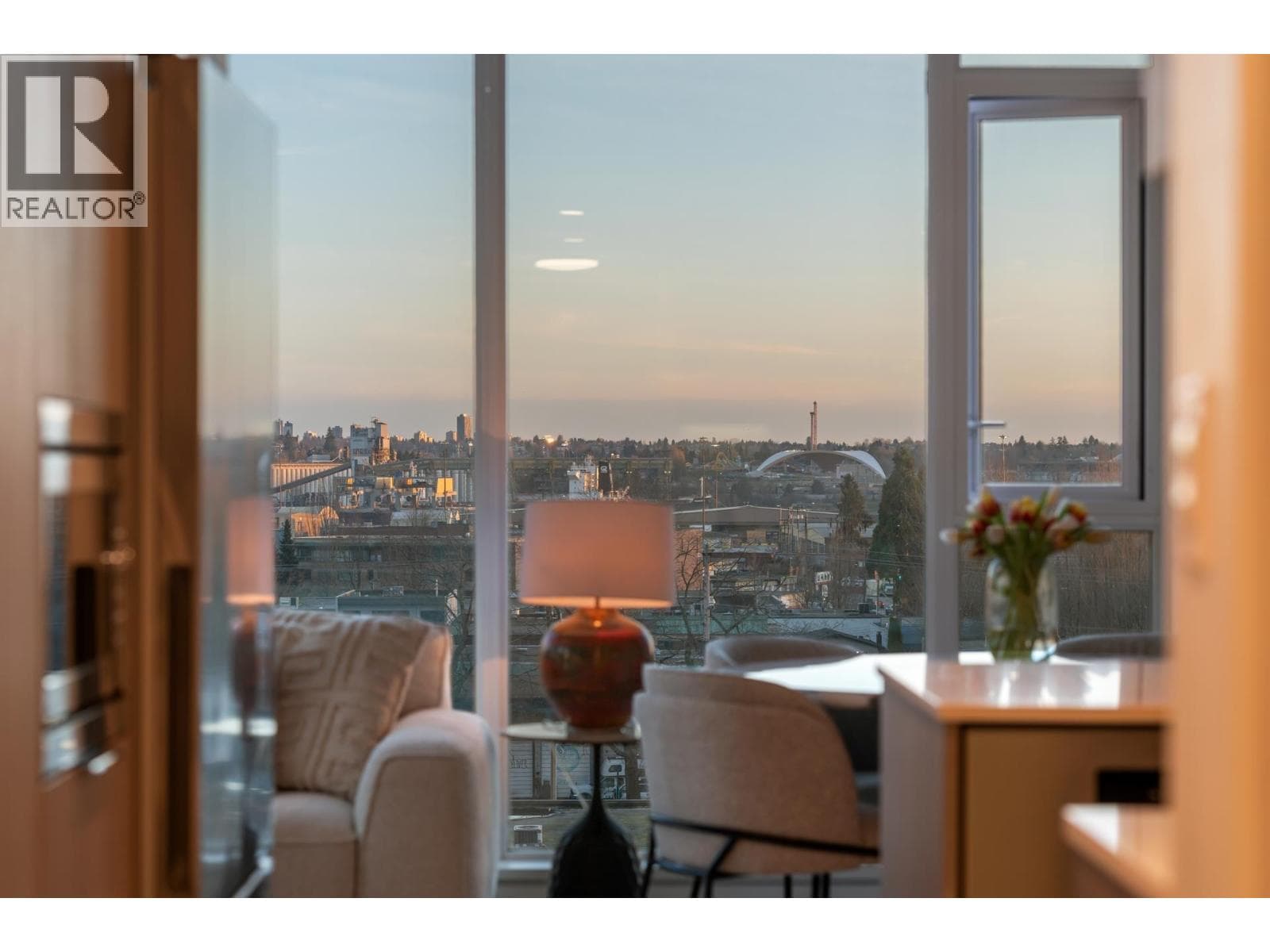 603 1471 HUNTER STREET — photo 2