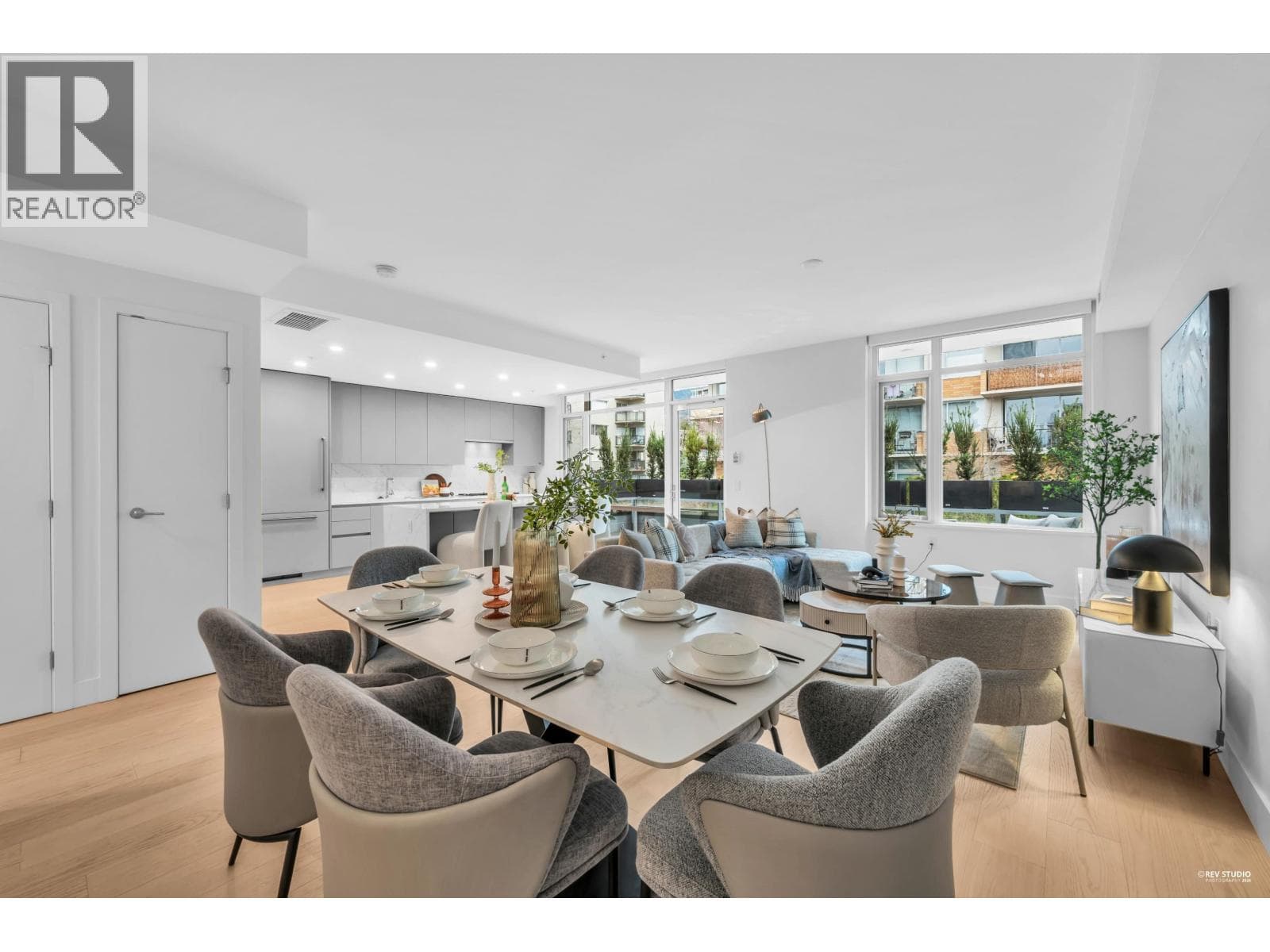 301 1331 MARINE DRIVE — photo 2