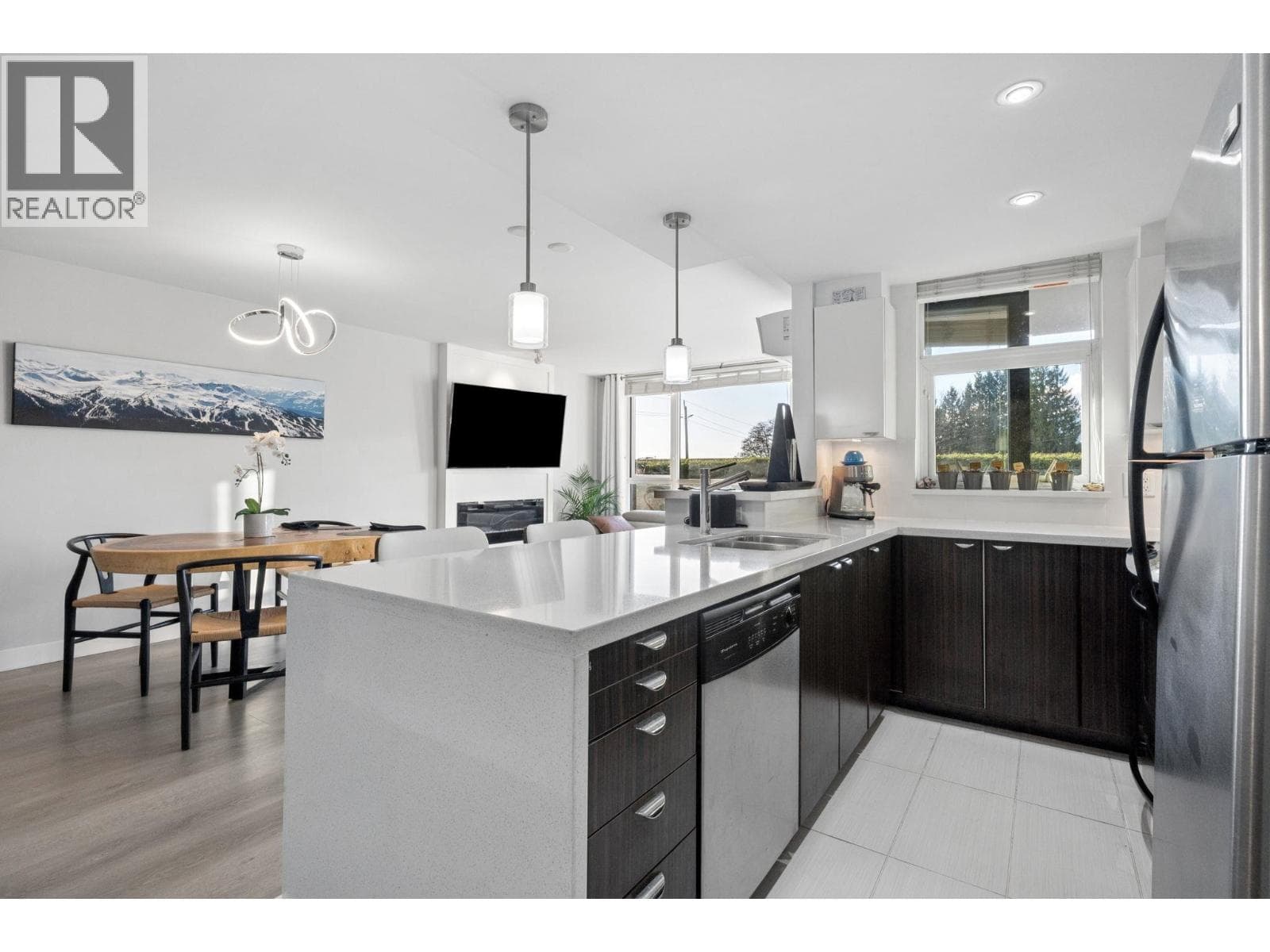 308 160 W 3RD STREET — photo 3