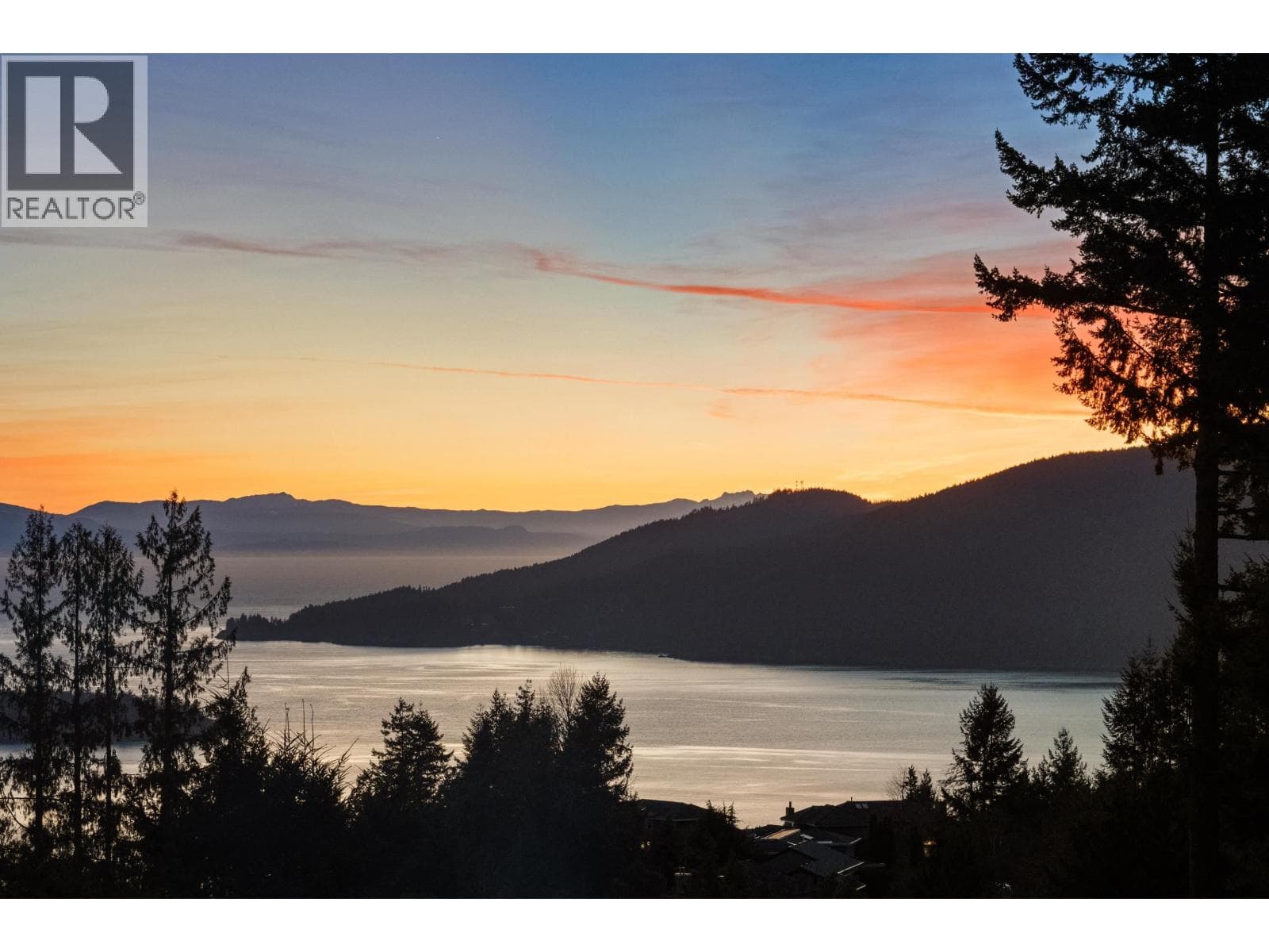 4721 WOODSIDE PLACE — photo 2