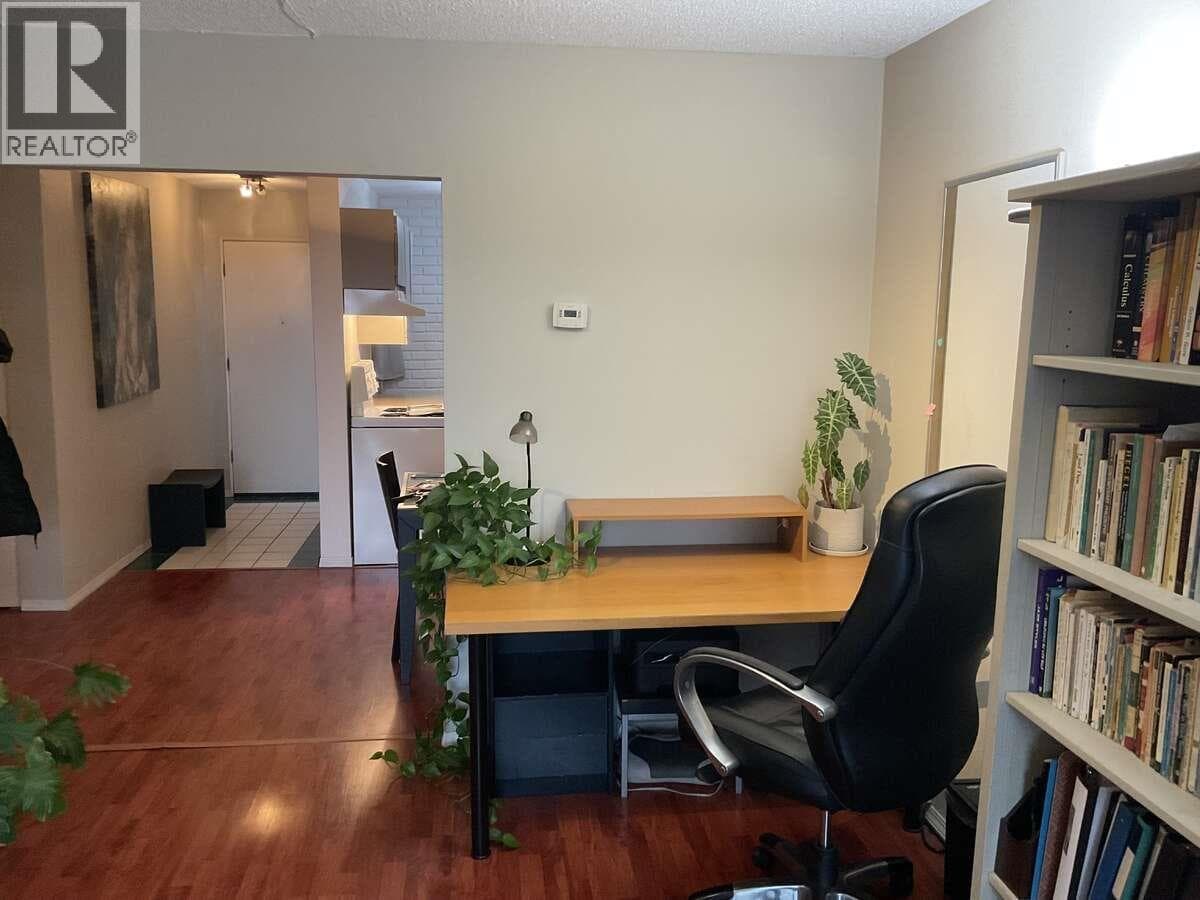 203 211 W 3RD STREET — photo 2