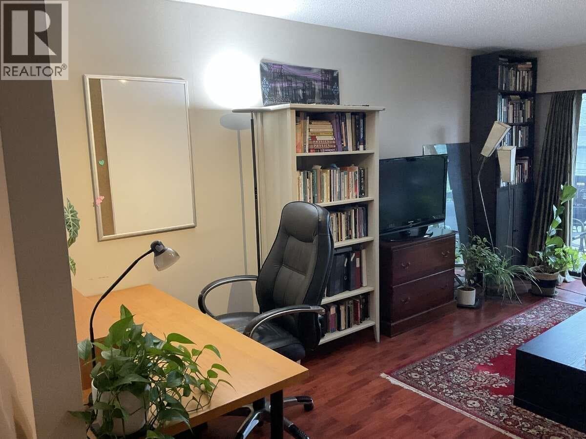 203 211 W 3RD STREET — photo 3