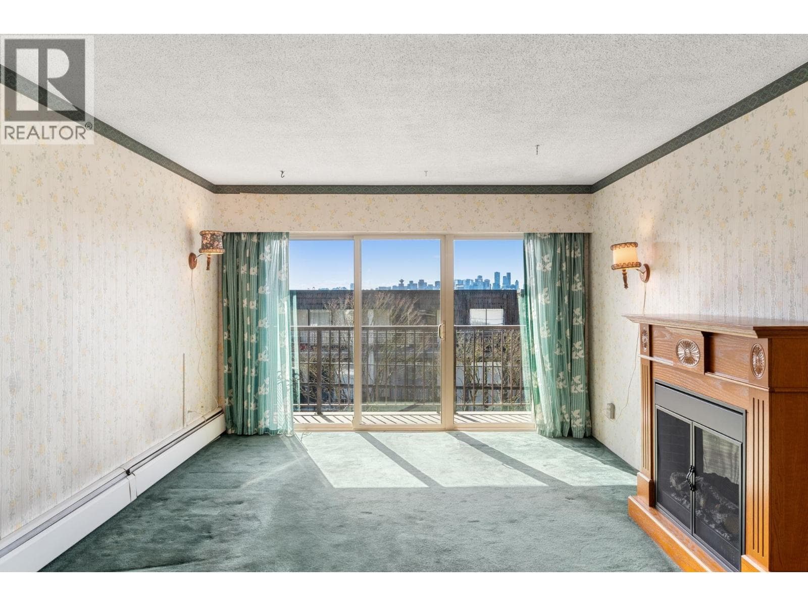 201 225 W 3RD STREET — photo 3