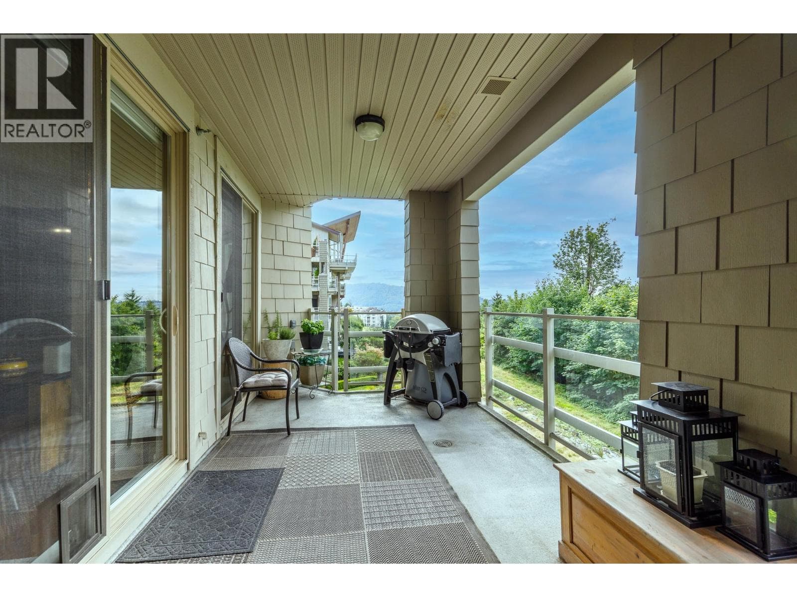 301 560 RAVEN WOODS DRIVE — main photo