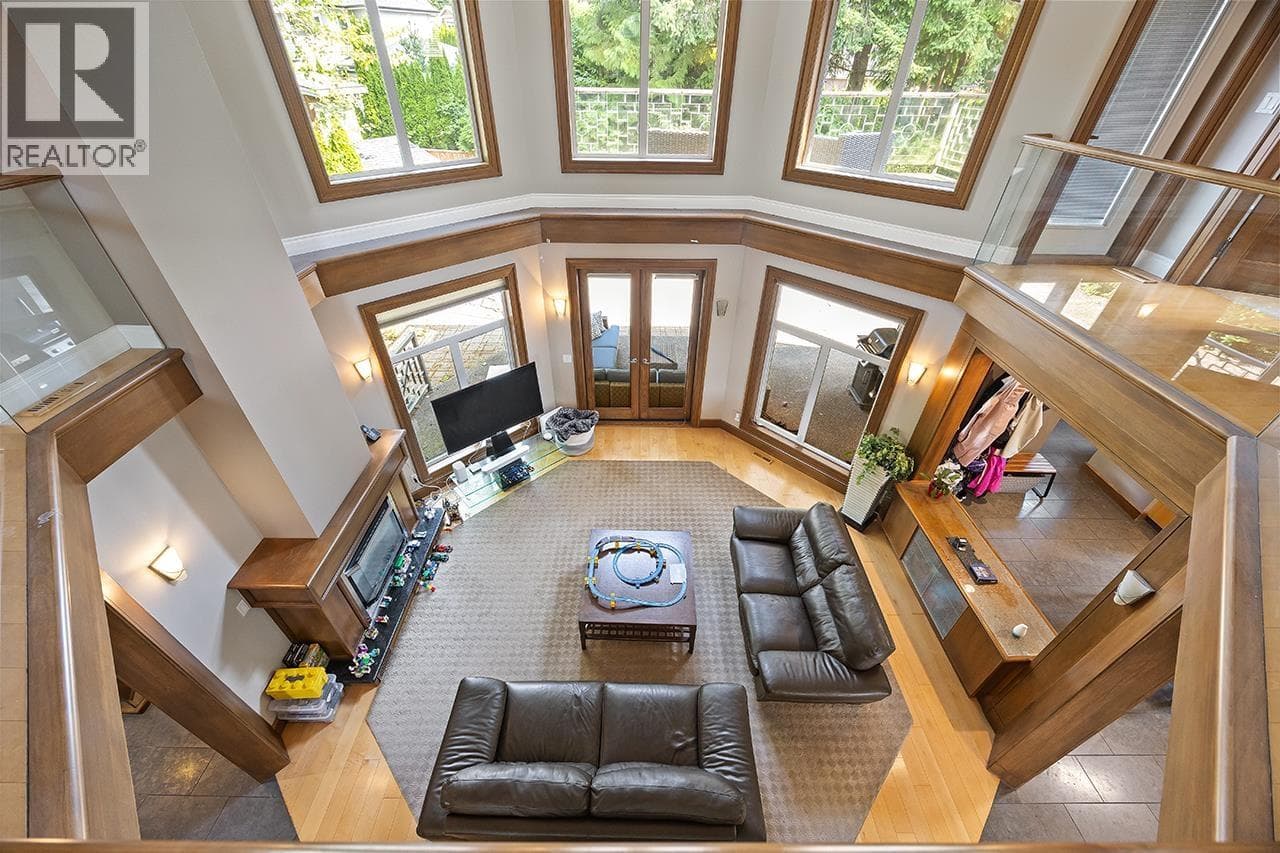 3582 EDGEMONT BOULEVARD — main photo