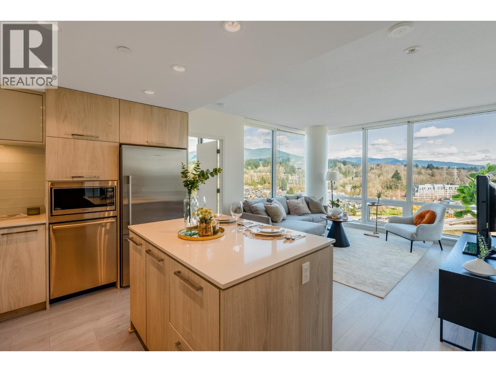 1402 680 SEYLYNN CRESCENT — main photo