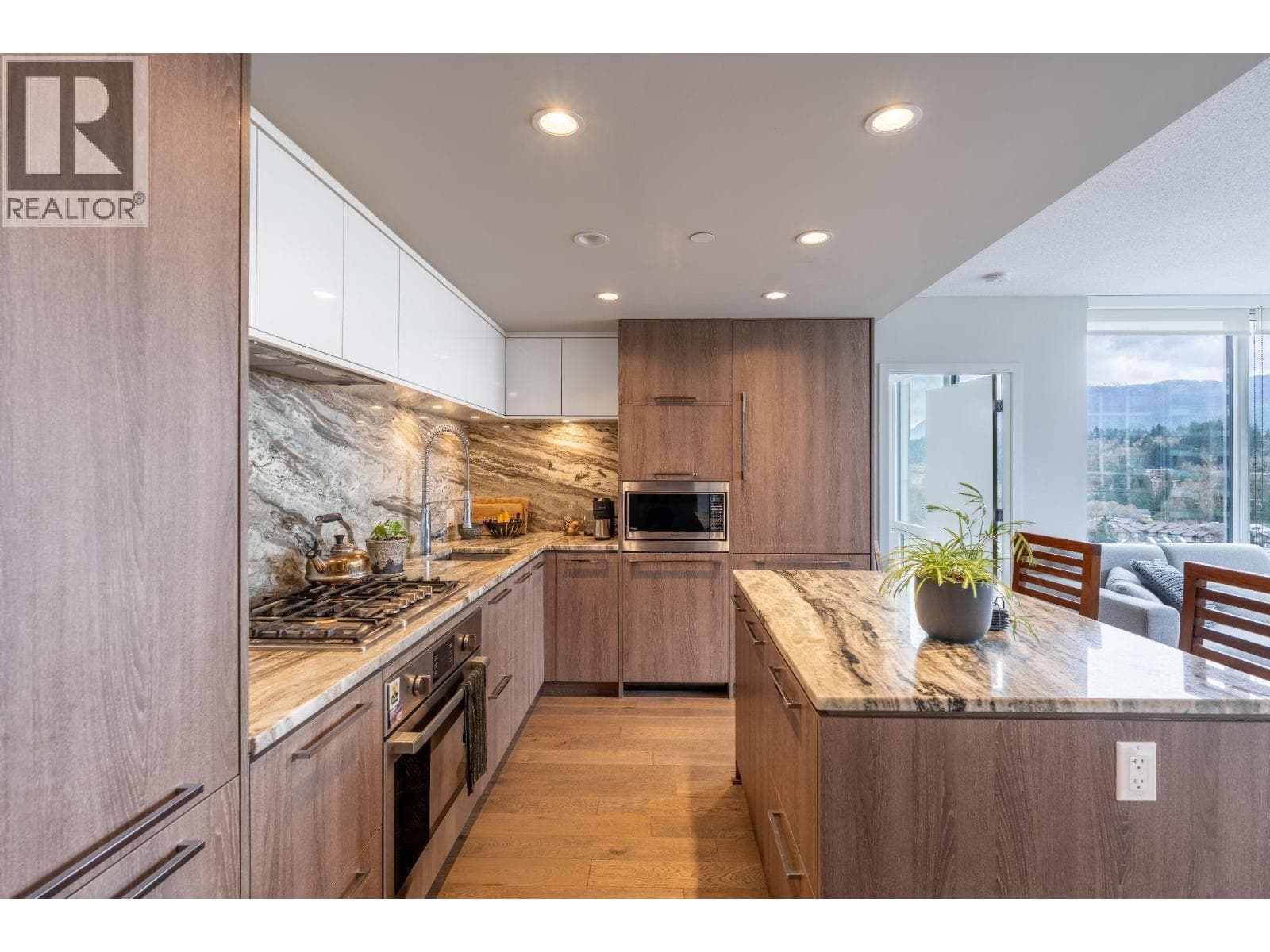 1702 680 SEYLYNN CRESCENT — photo 2