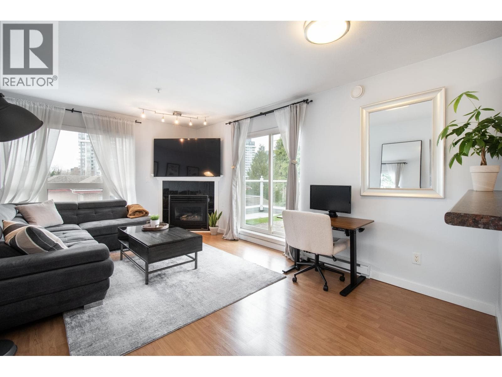 401 1629 GARDEN AVENUE — photo 3