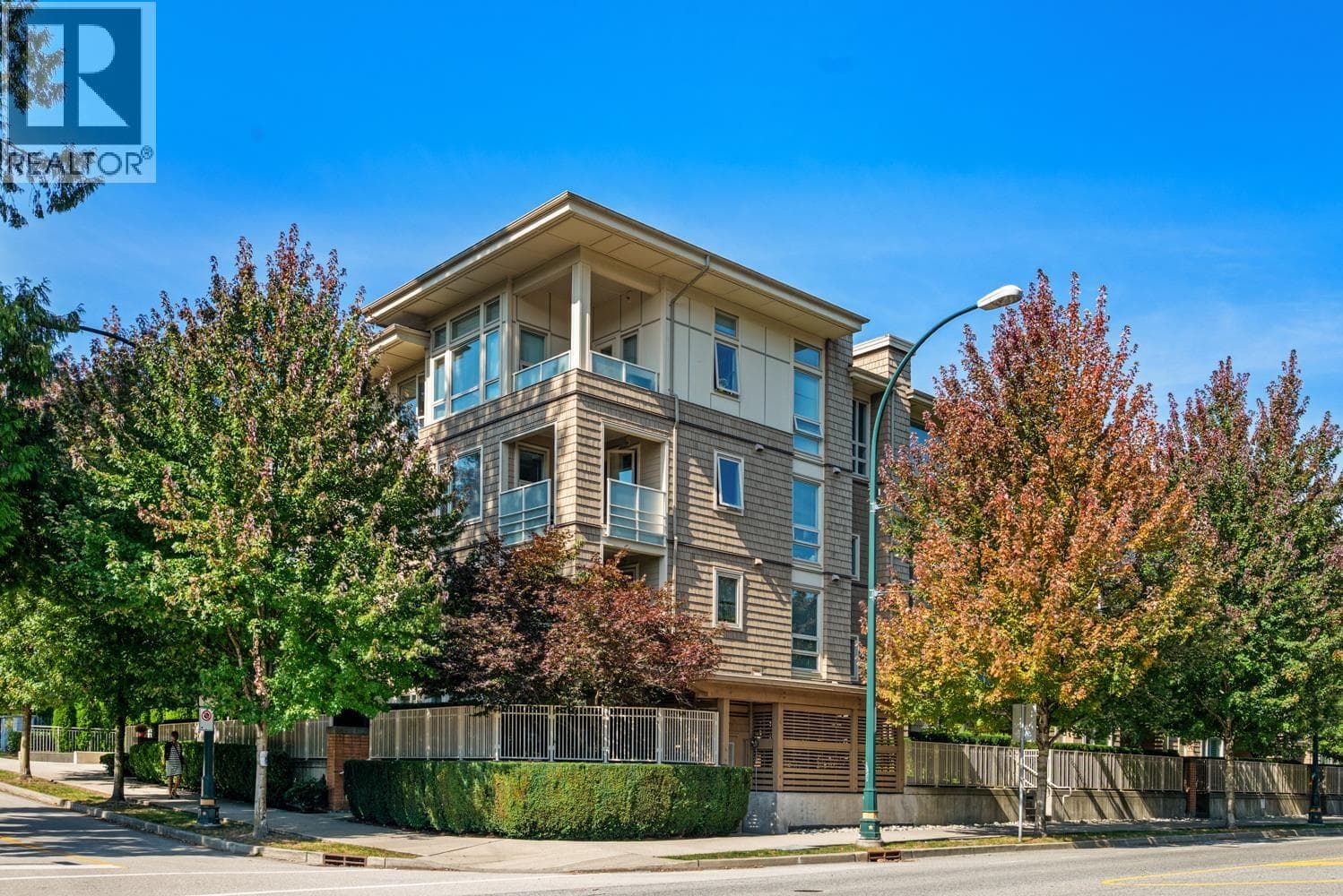 206 2665 MOUNTAIN HIGHWAY