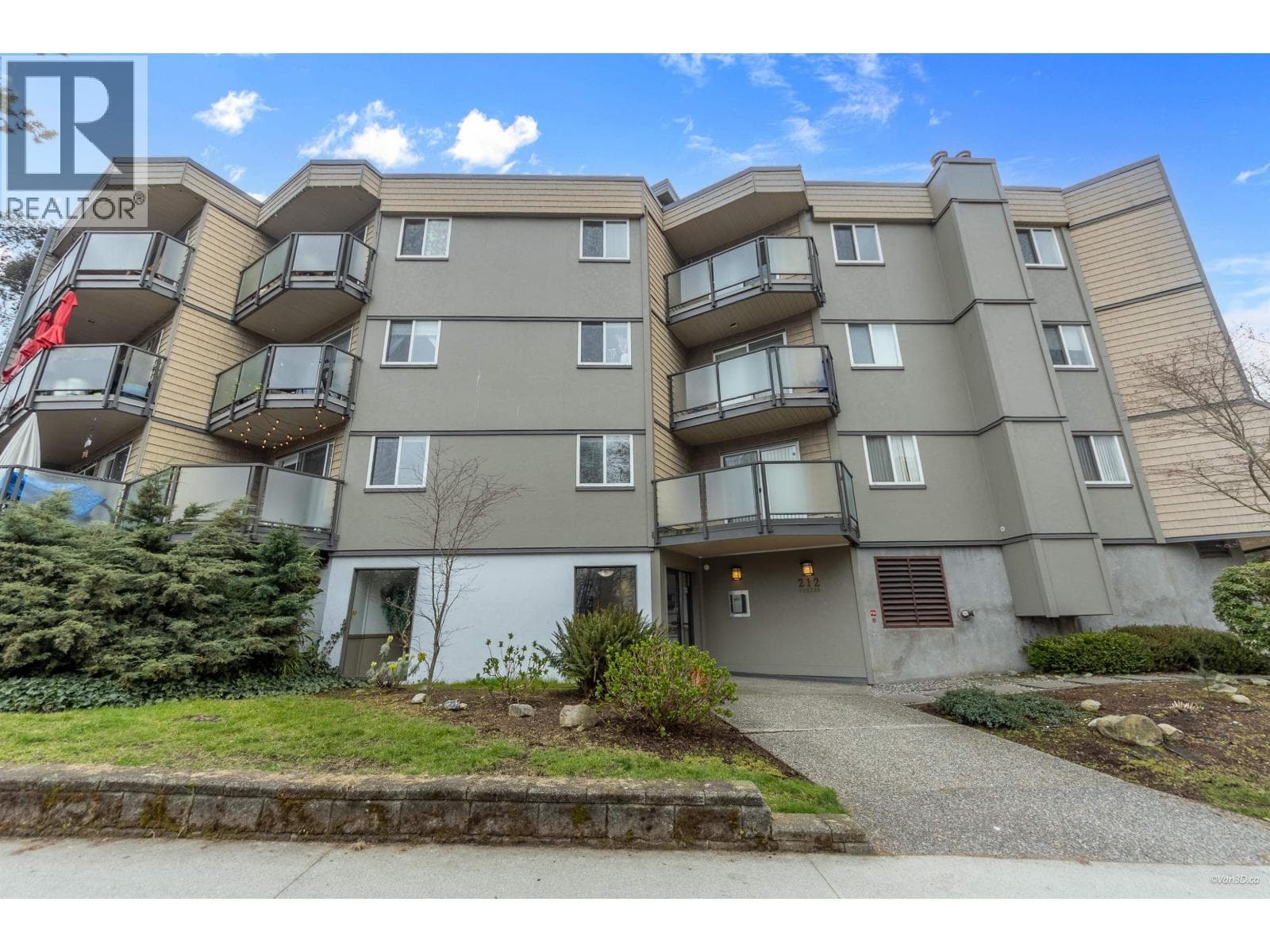 311 212 FORBES AVENUE