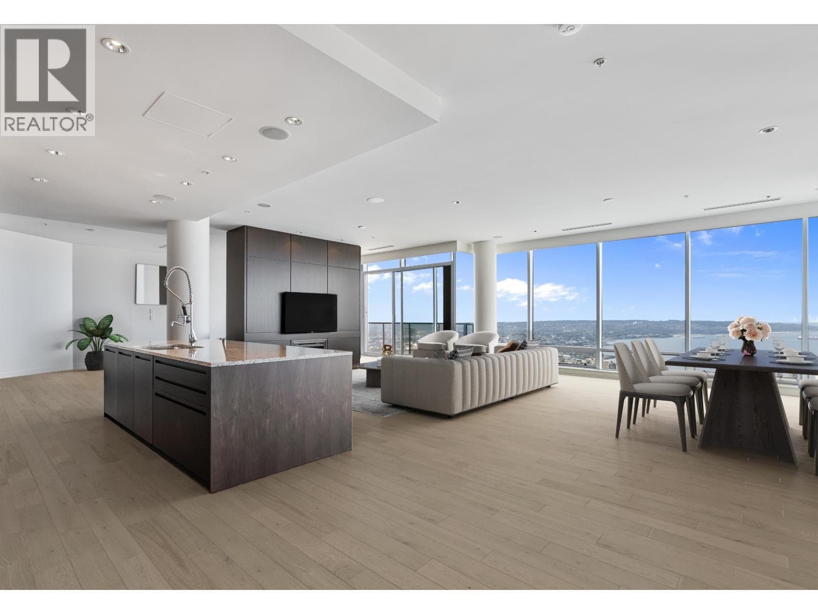 5501 1128 W GEORGIA STREET — photo 2