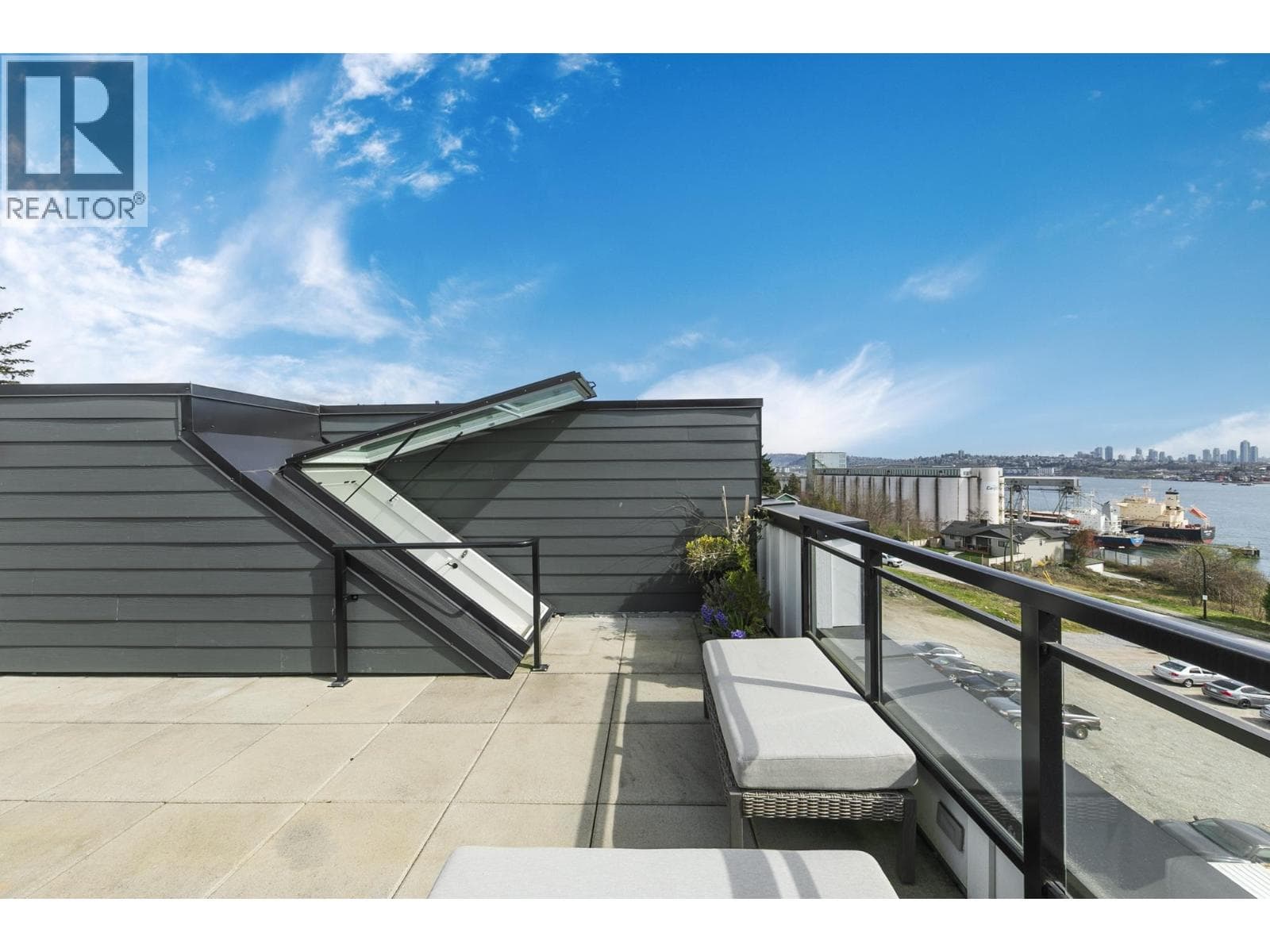 356 555 E 2ND STREET — main photo