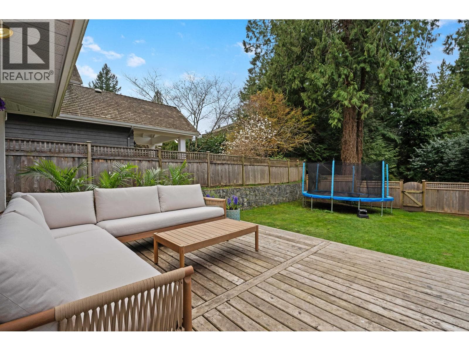 5636 MARINE DRIVE — photo 3