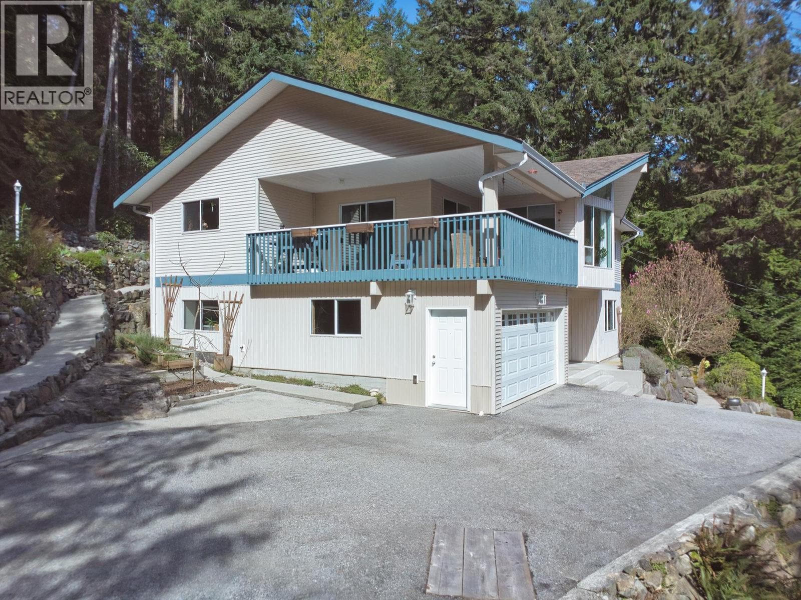 5549 SANS SOUCI ROAD — photo 2