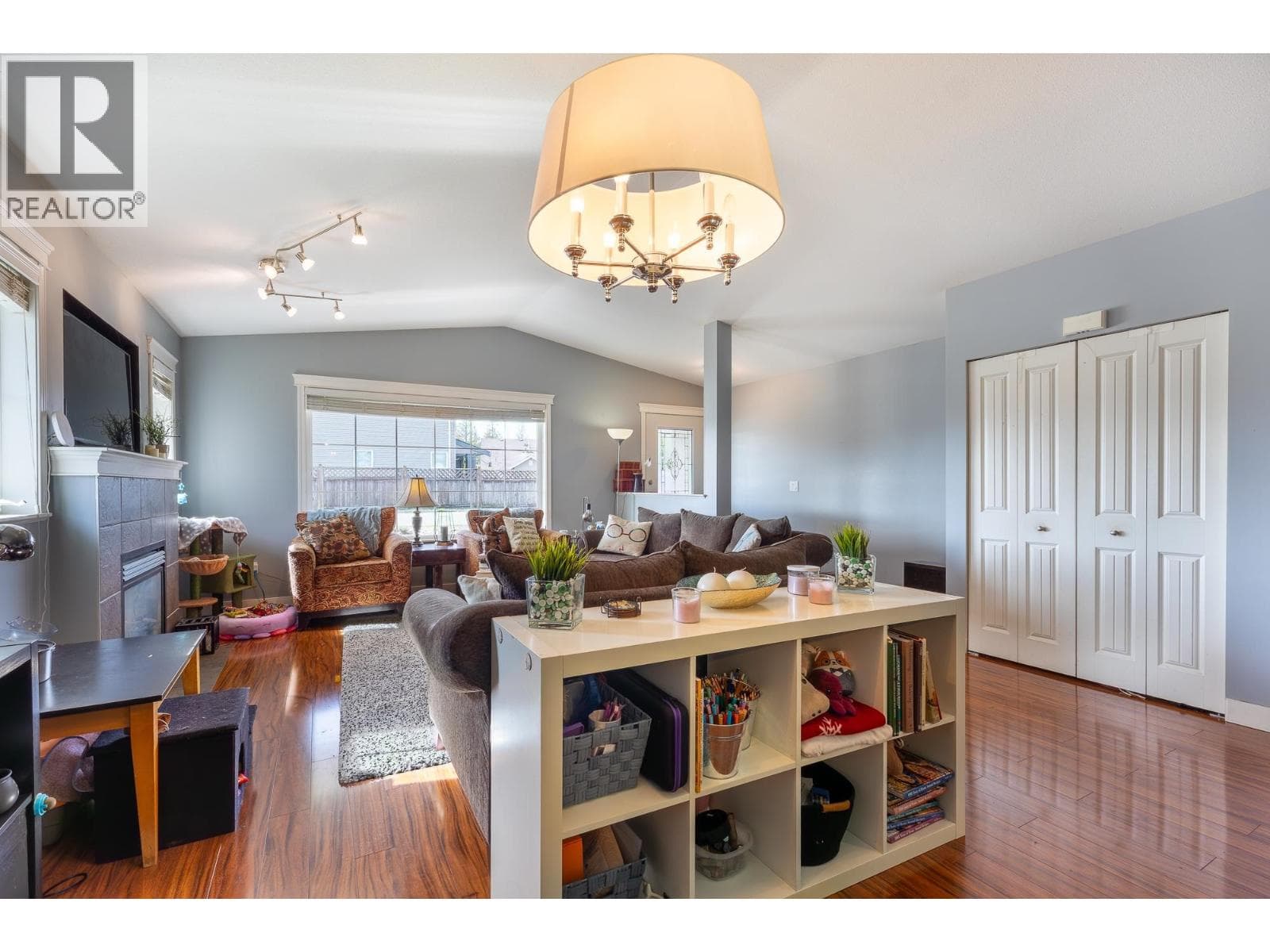 5708 LOUISE WAY — photo 2