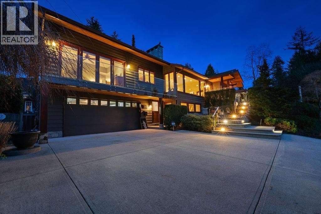 124 CARISBROOKE CRESCENT — photo 3