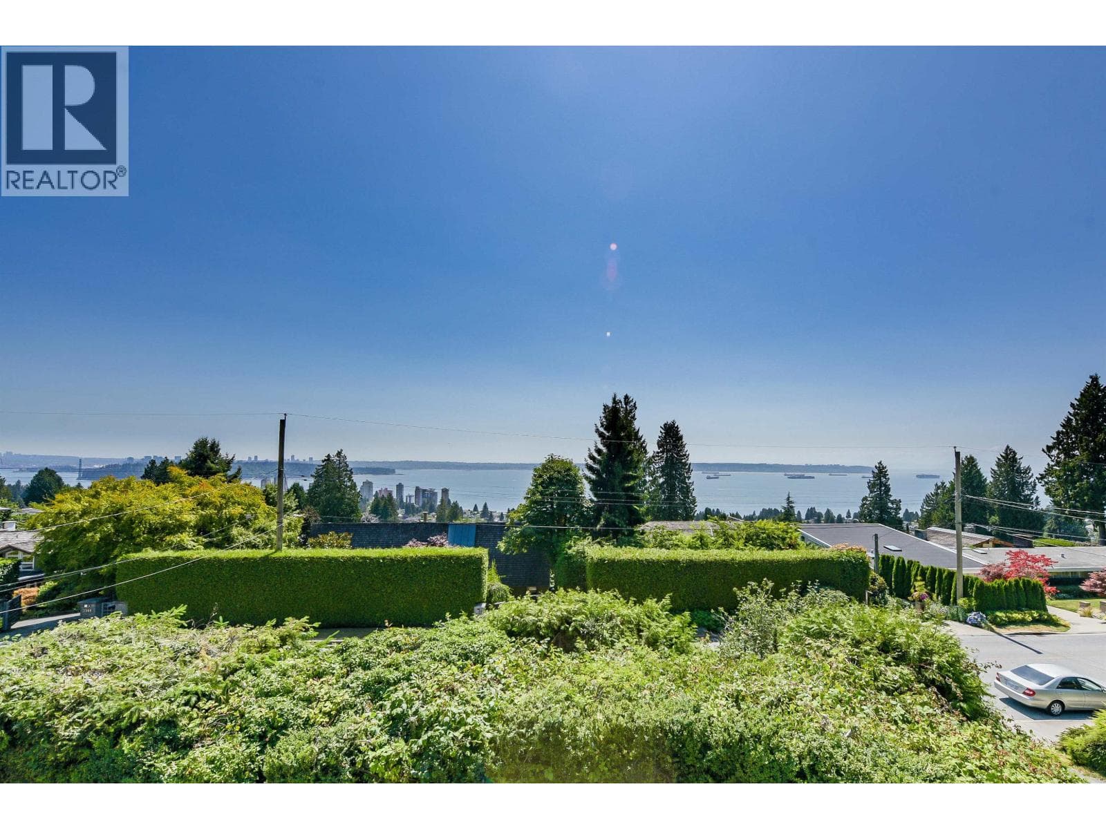 2365 QUEENS AVENUE — main photo