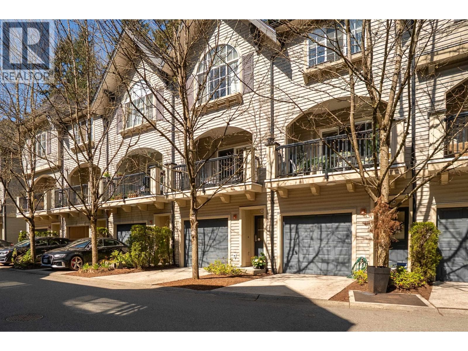 32 550 BROWNING PLACE — main photo