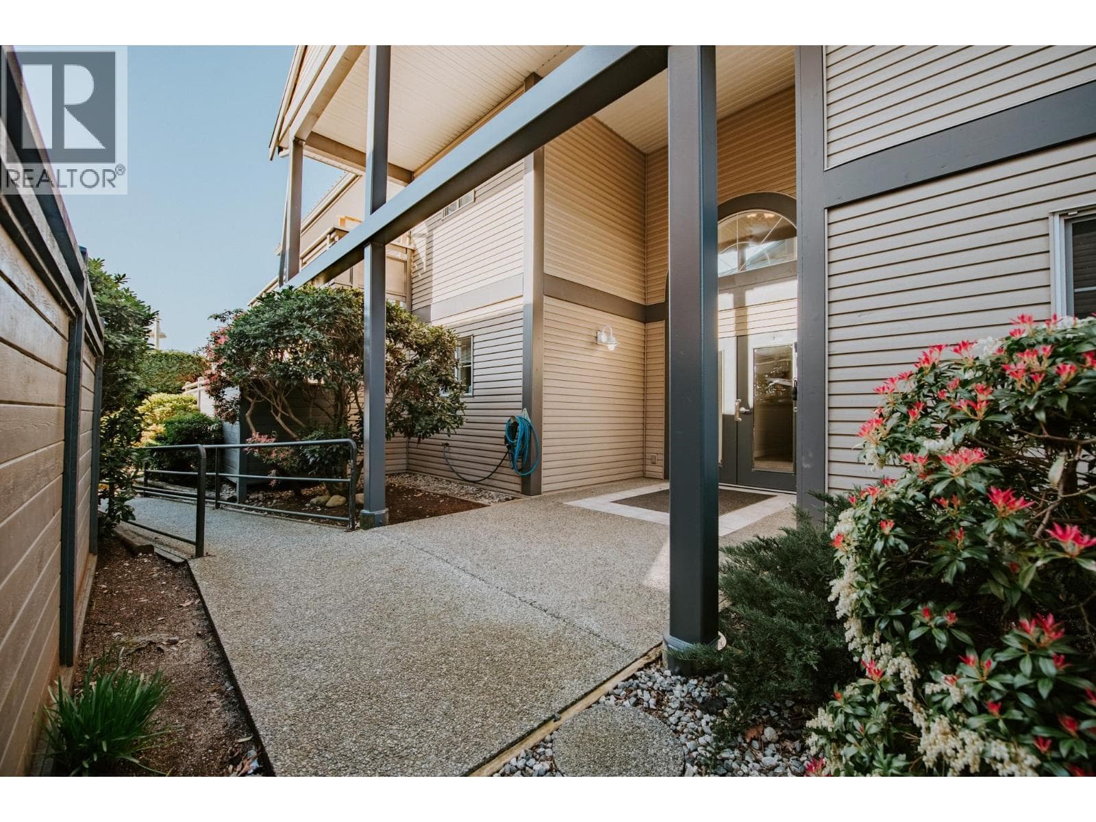 35 689 PARK ROAD — photo 2