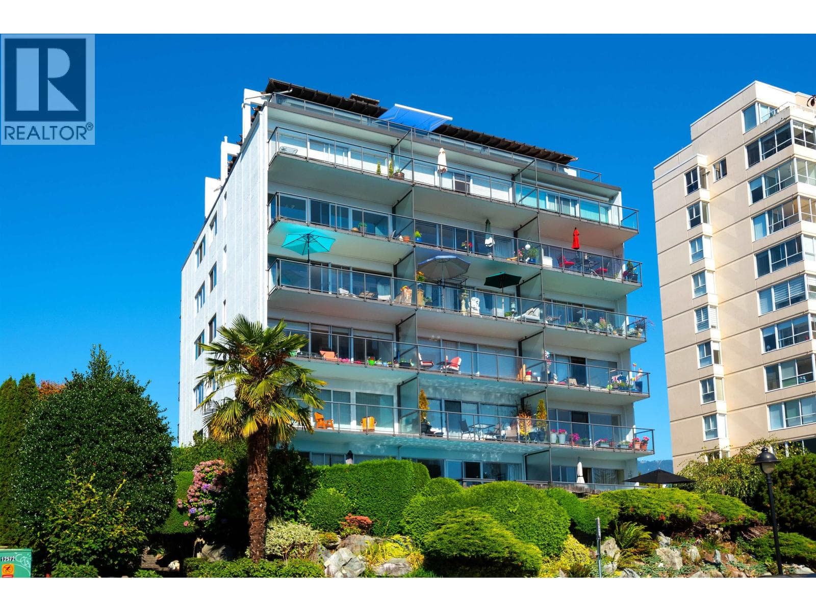 303 1845 BELLEVUE AVENUE — main photo