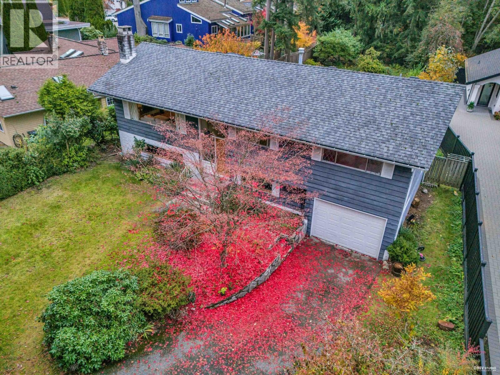 4578 CAPILANO ROAD — main photo