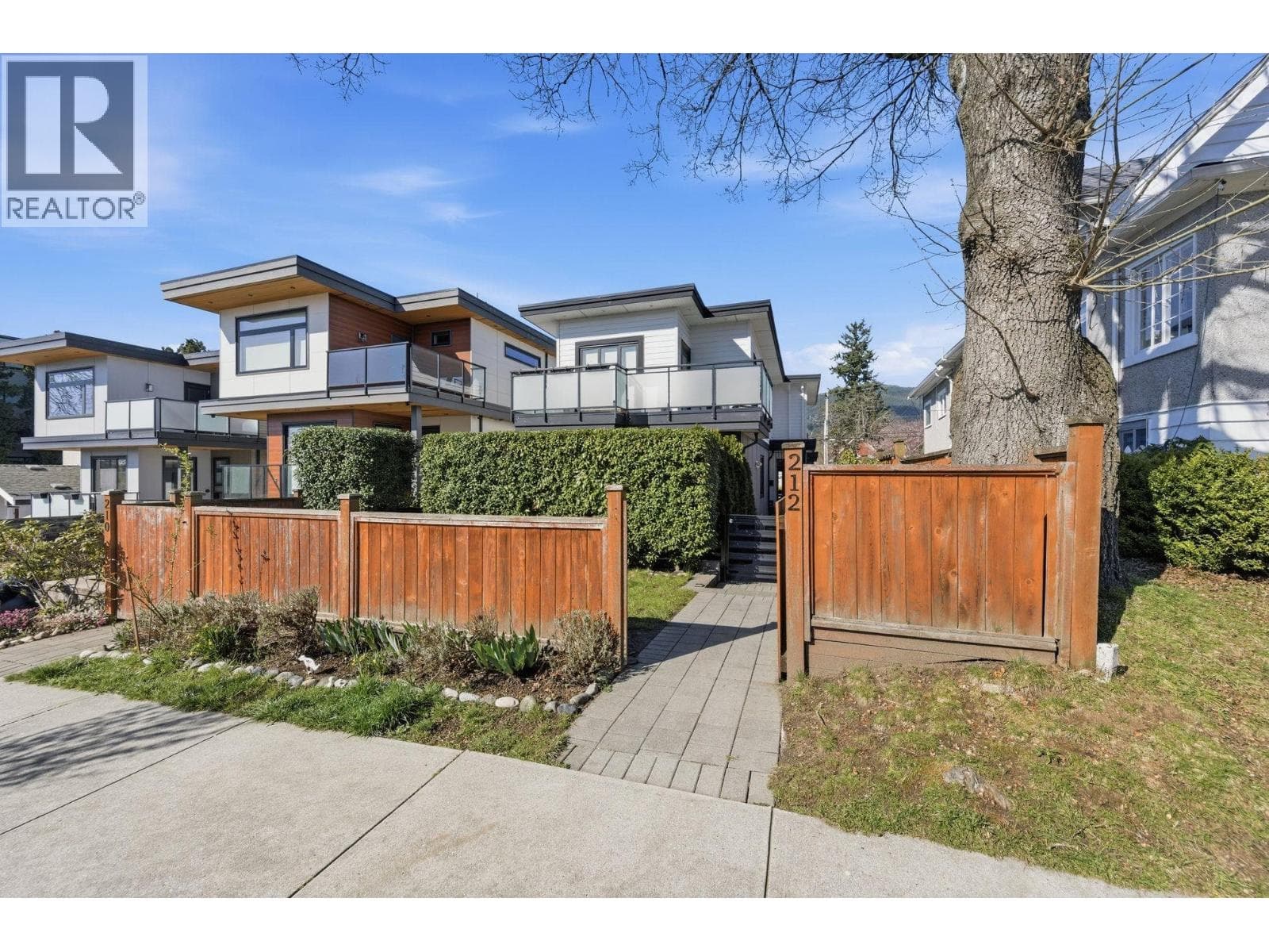 212 E 18TH STREET — photo 3