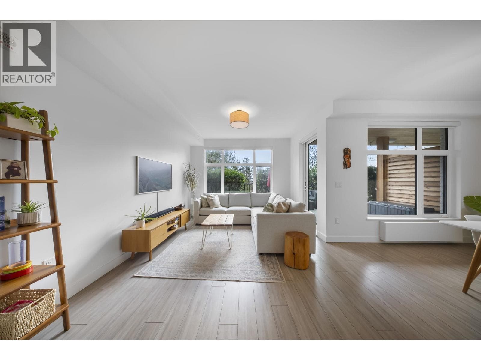 110 707 E 3RD STREET — photo 3