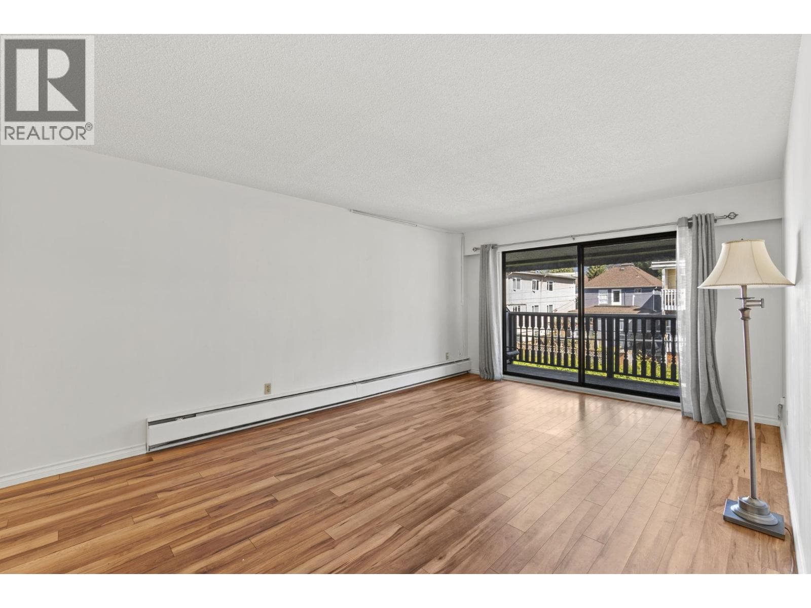 315 310 W 3RD STREET — photo 3