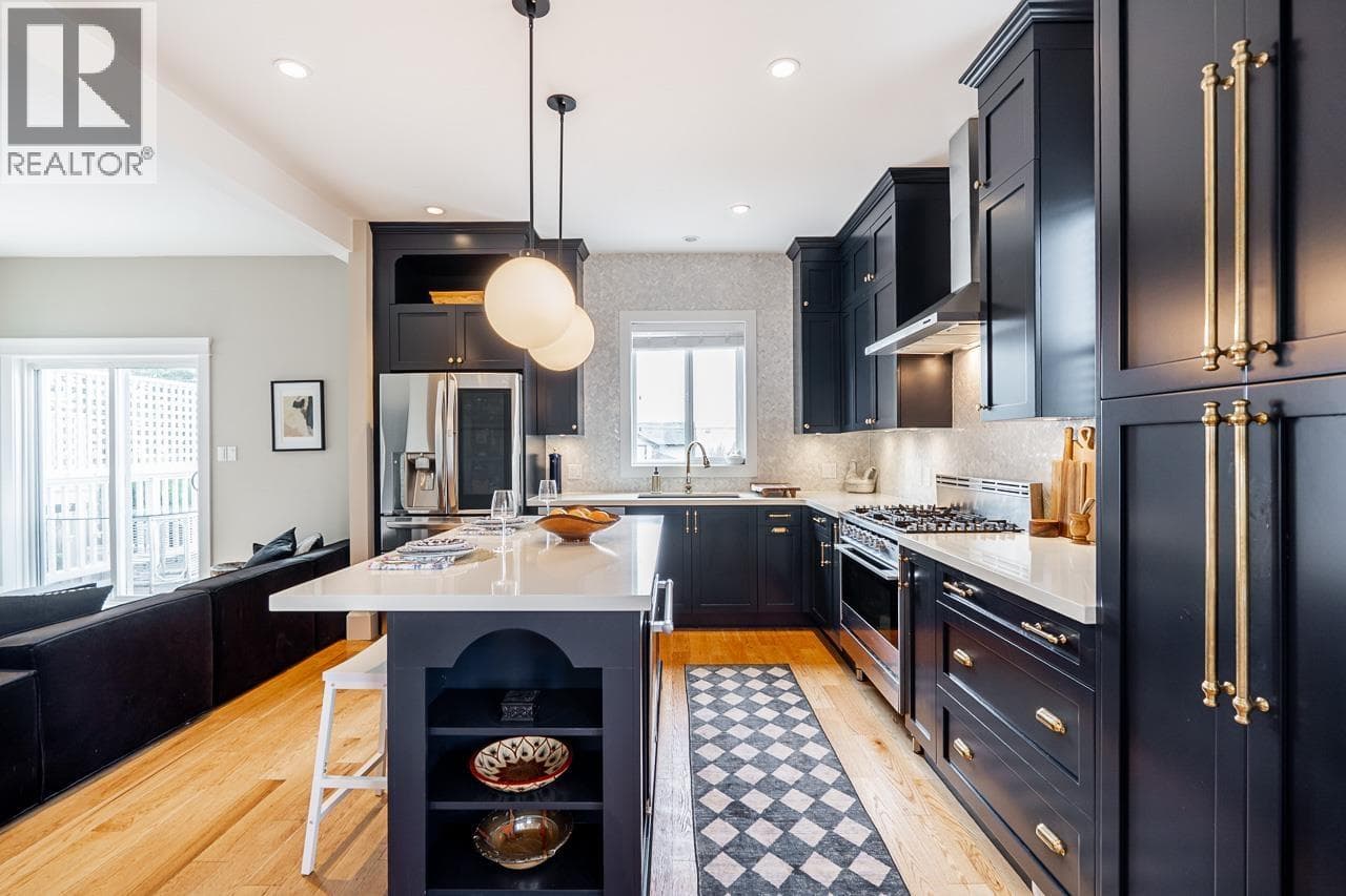 457 E 11TH STREET — photo 2