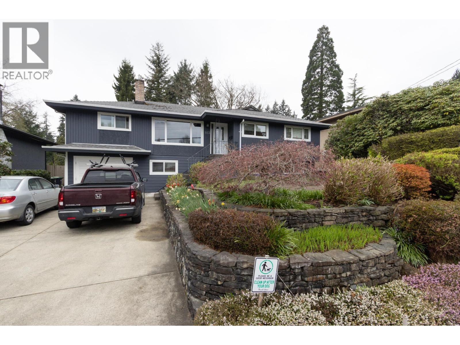 923 PLYMOUTH DRIVE — photo 2