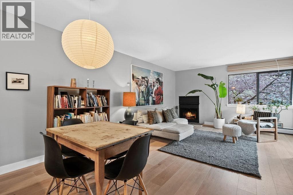 305 3275 MOUNTAIN HIGHWAY — photo 2