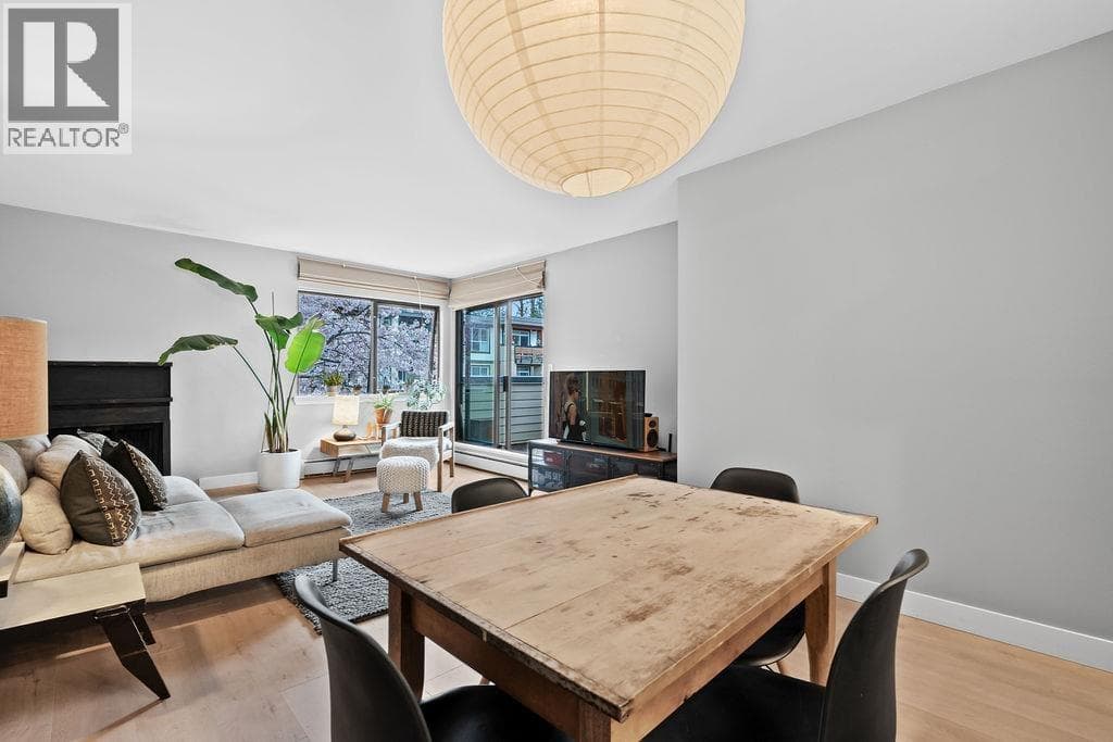 305 3275 MOUNTAIN HIGHWAY — photo 3