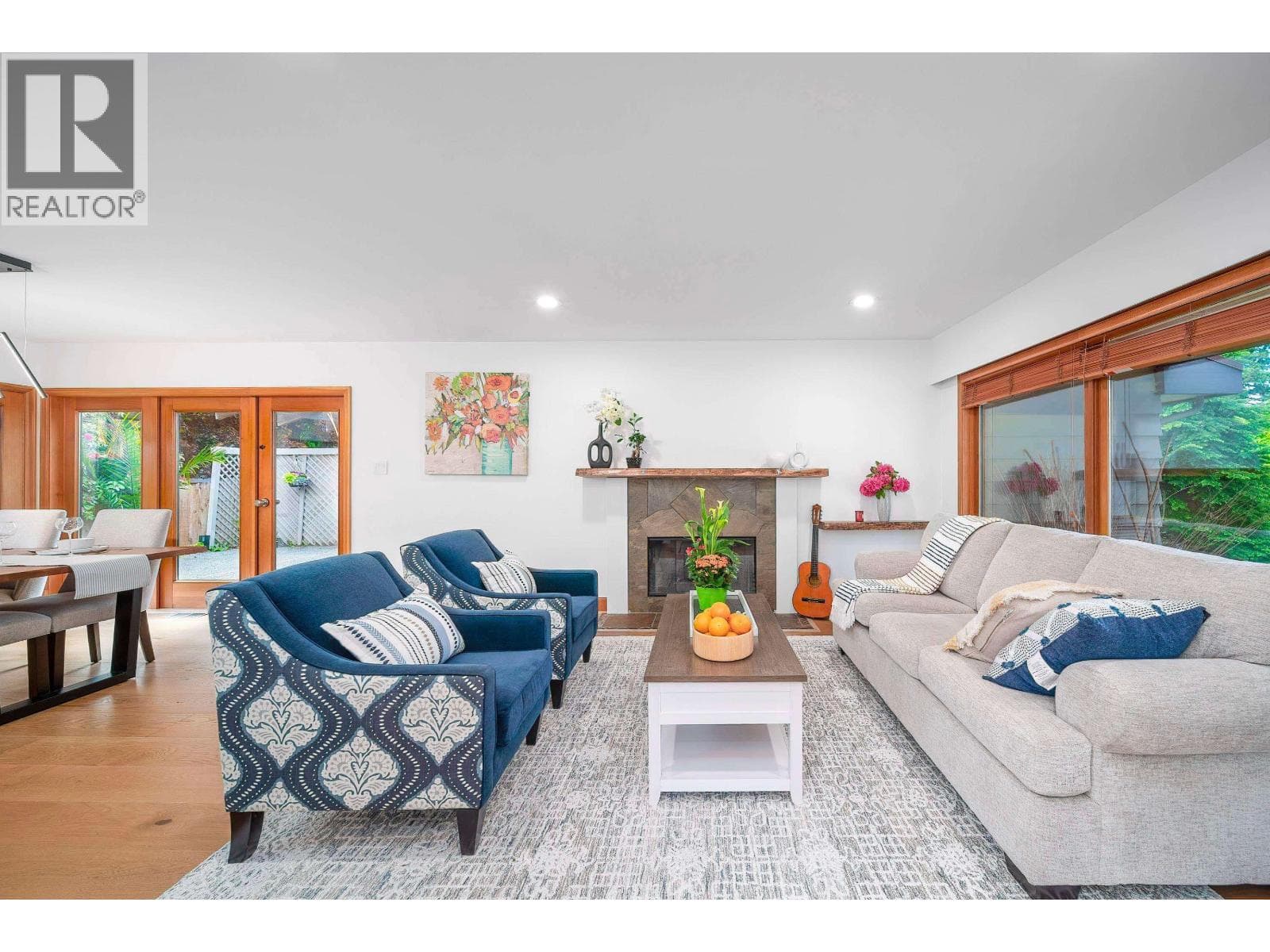 4096 SUNSET BOULEVARD — photo 3