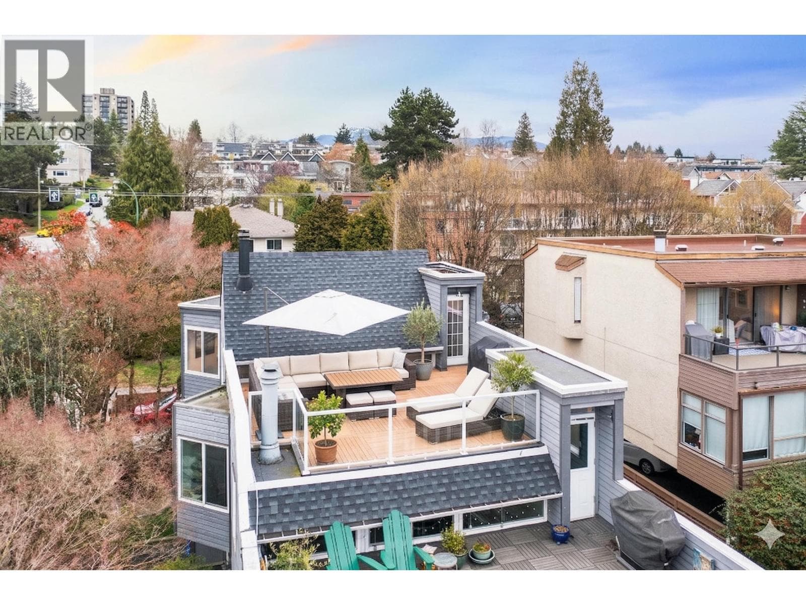 416 ST. GEORGES AVENUE — photo 3