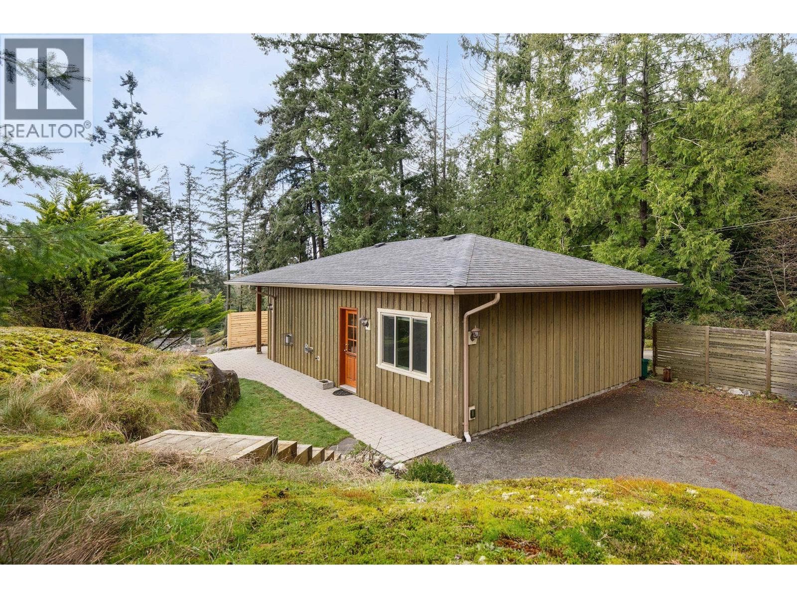 879 SEYMOUR BAY DRIVE — photo 2