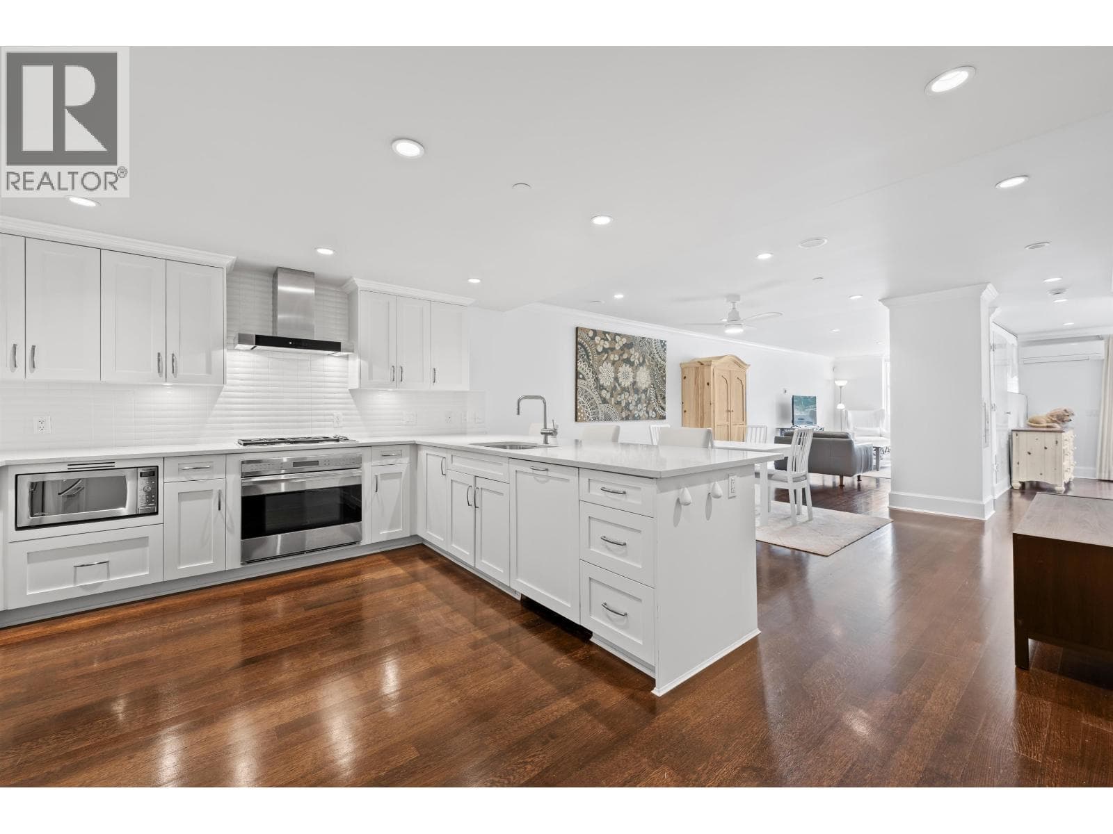 9 1891 MARINE DRIVE — main photo