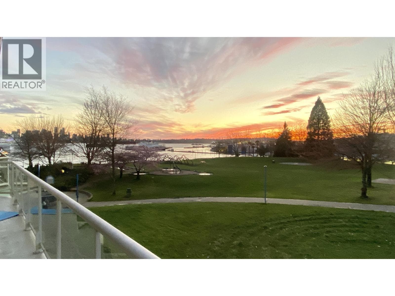 1306 33 CHESTERFIELD PLACE — main photo